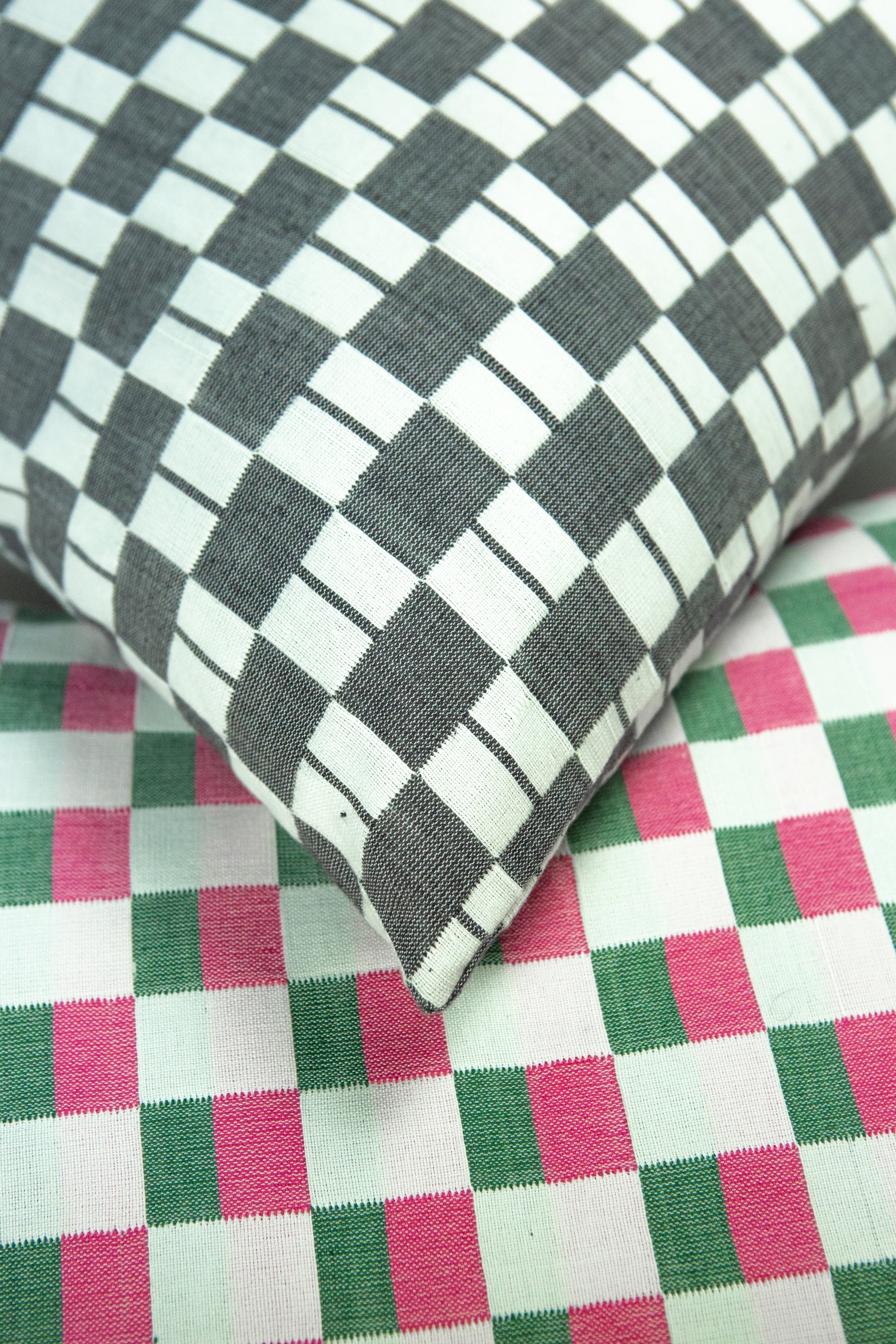 Sujani Pillow (Black & White Checkered)