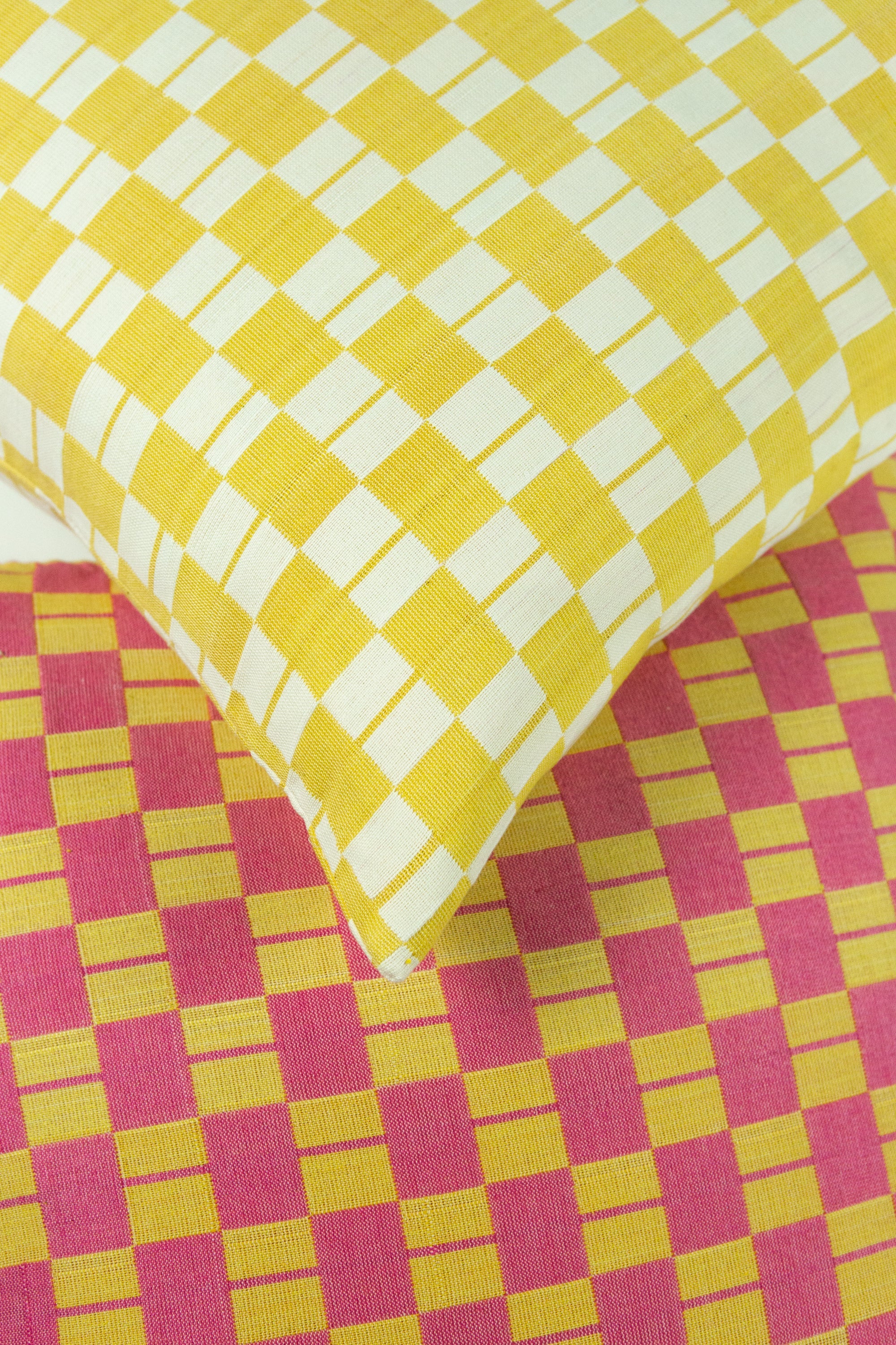 Sujani Pillow (Yellow & White Checkered)