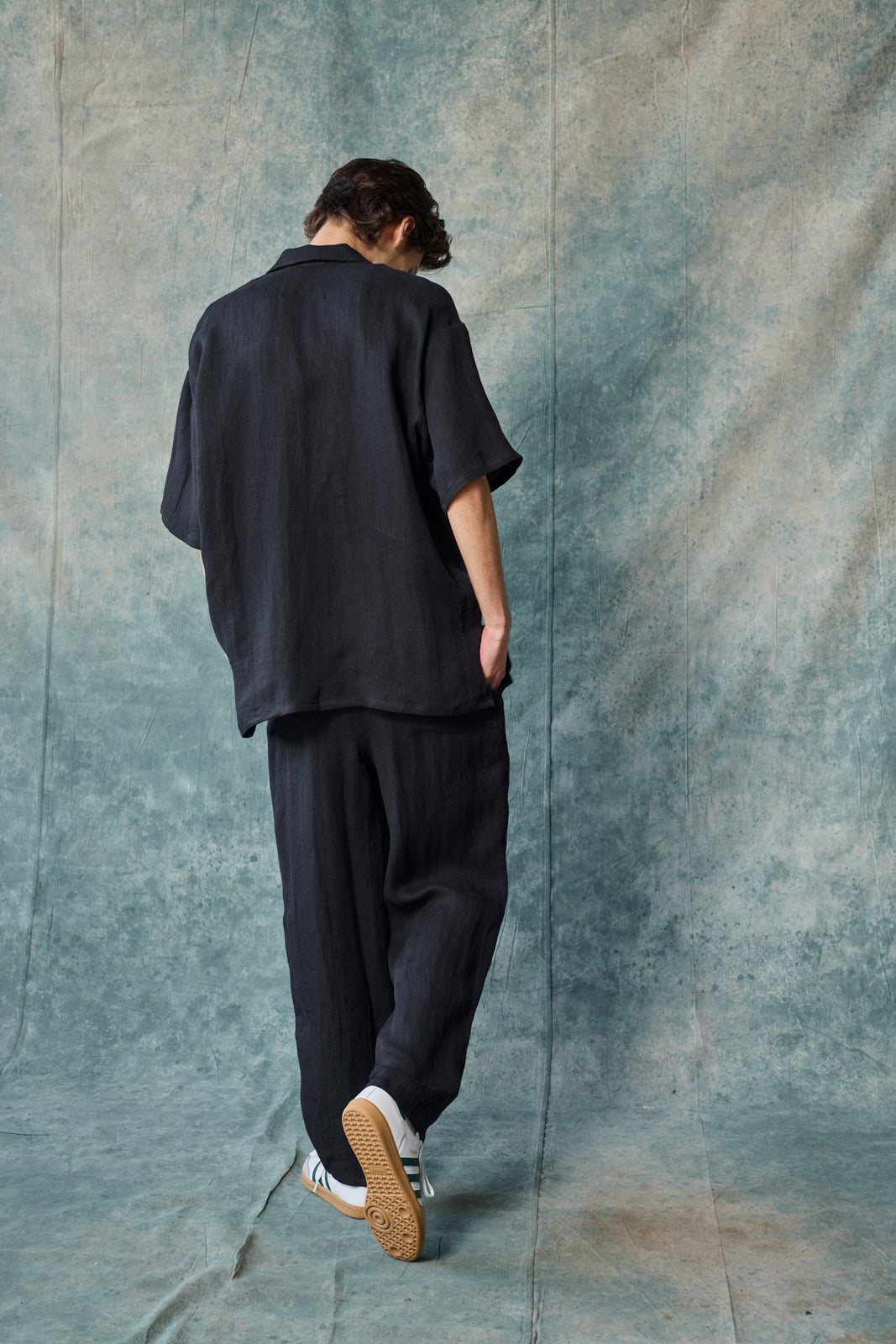 Gender-Neutral Column Pant (Black Linen)