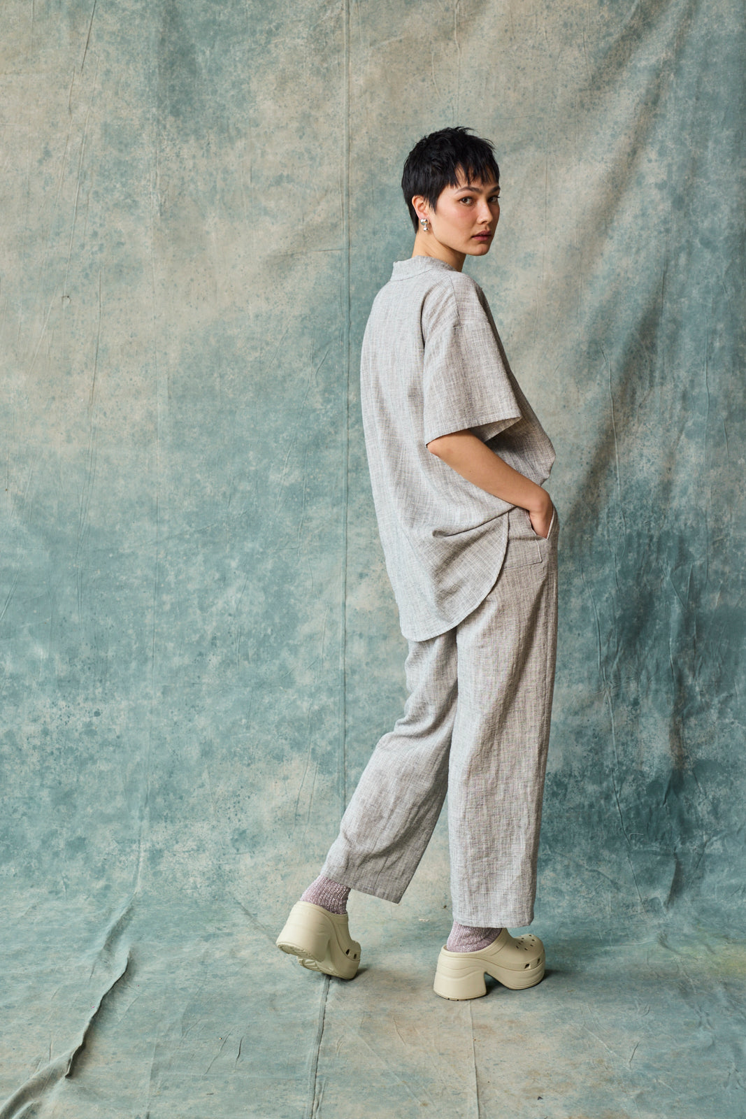 Gender-Neutral Column Pant (Oyster)