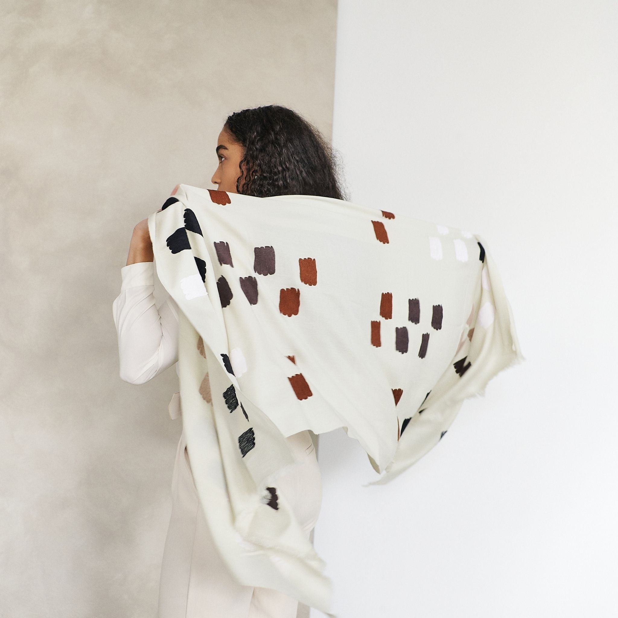 Dahlia Embroidered Hand Woven Scarf (Off White)