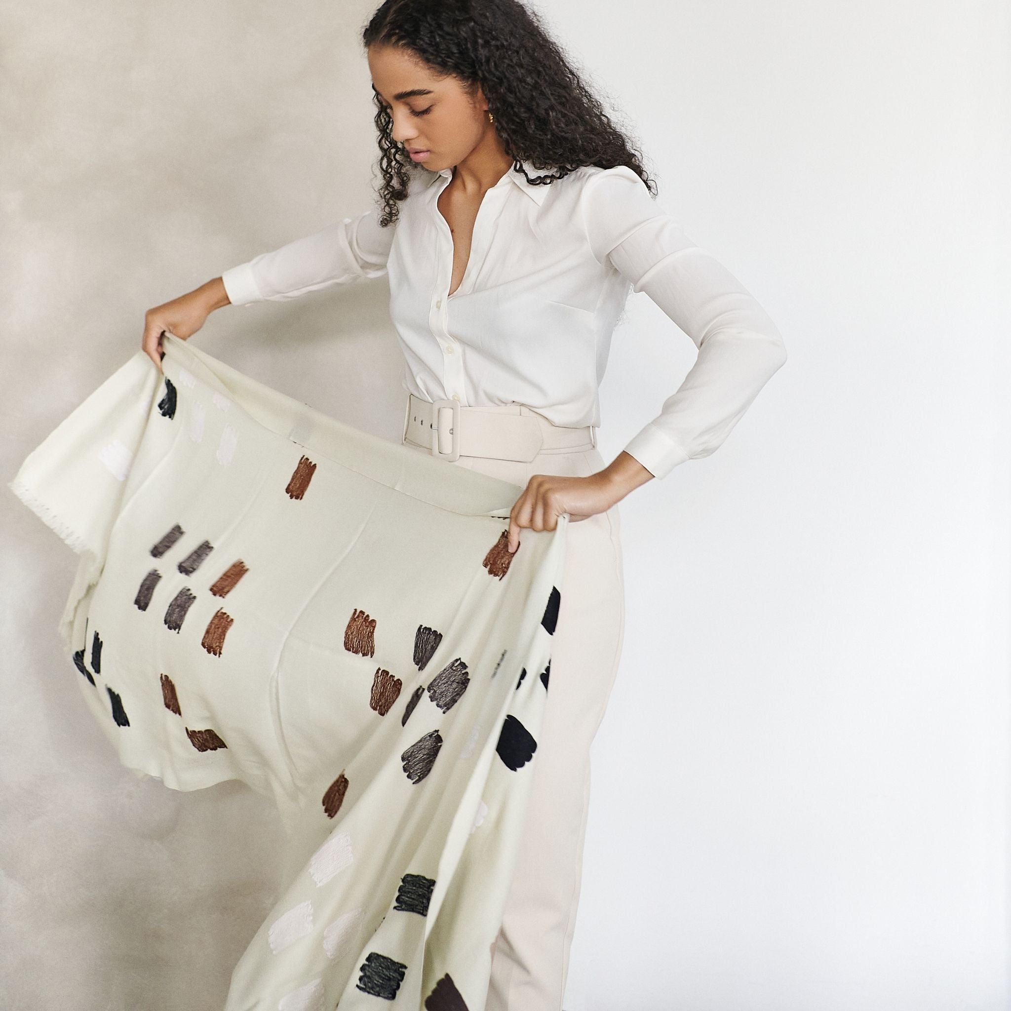 Dahlia Embroidered Hand Woven Scarf (Off White)