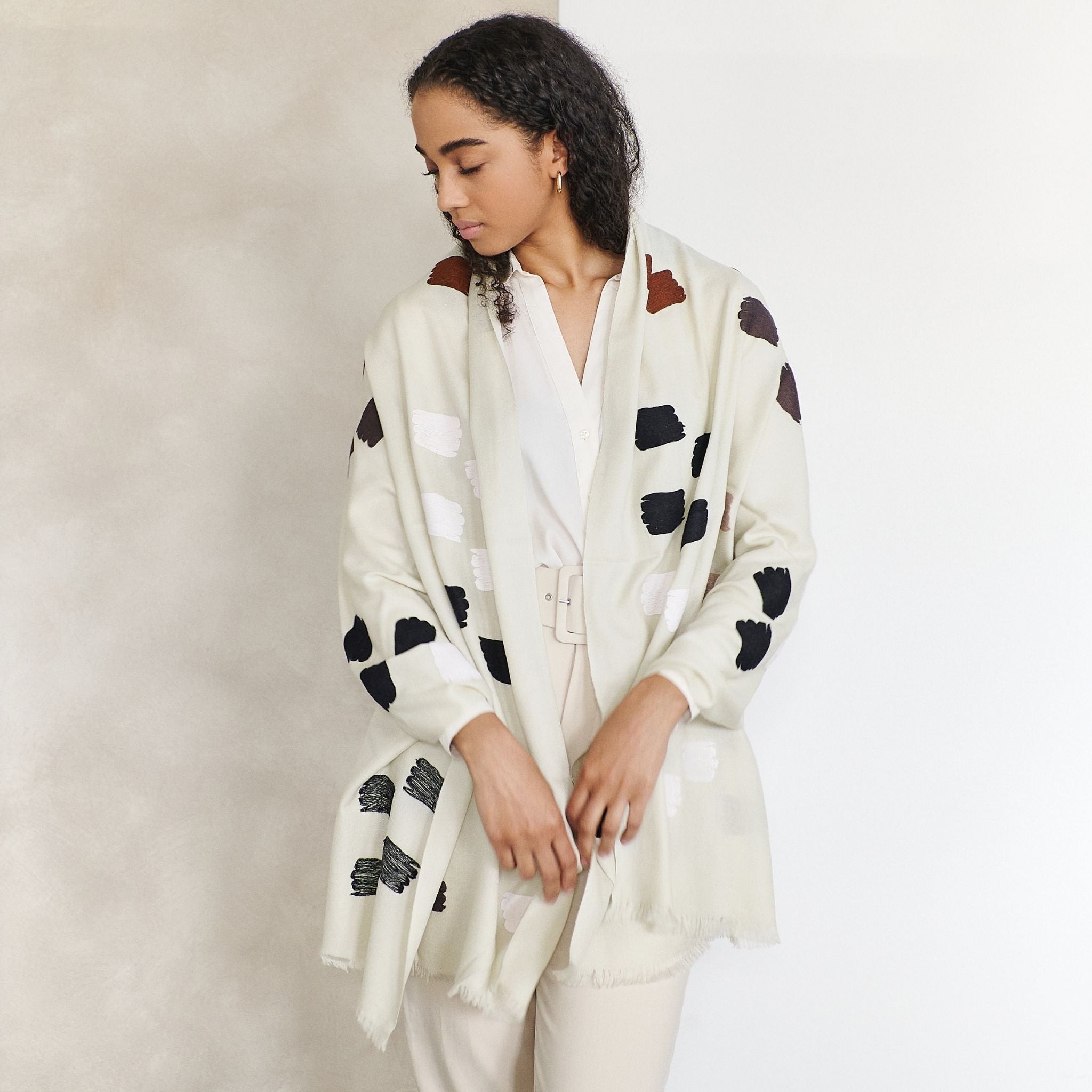 Dahlia Embroidered Hand Woven Scarf (Off White)