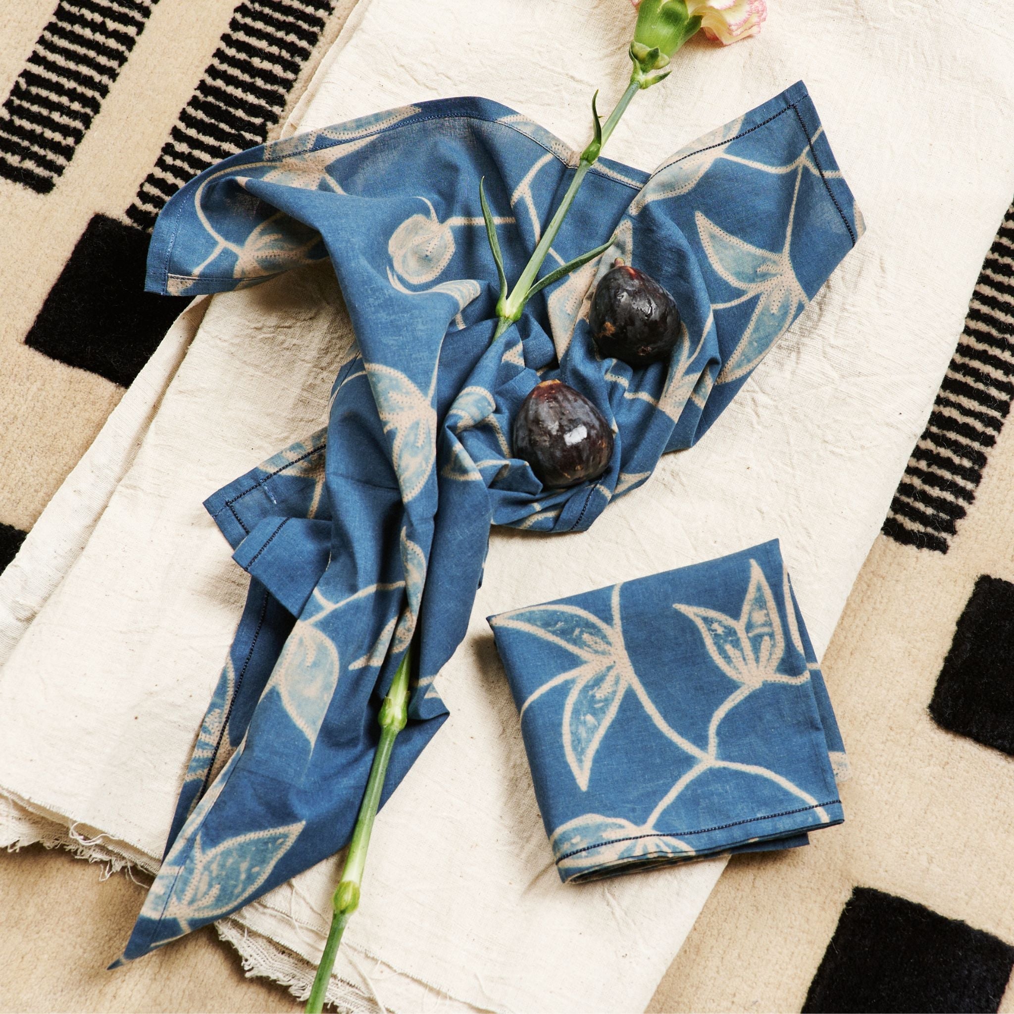 Folio Handcrafted Shibori Cotton Table Napkins Set (Indigo)