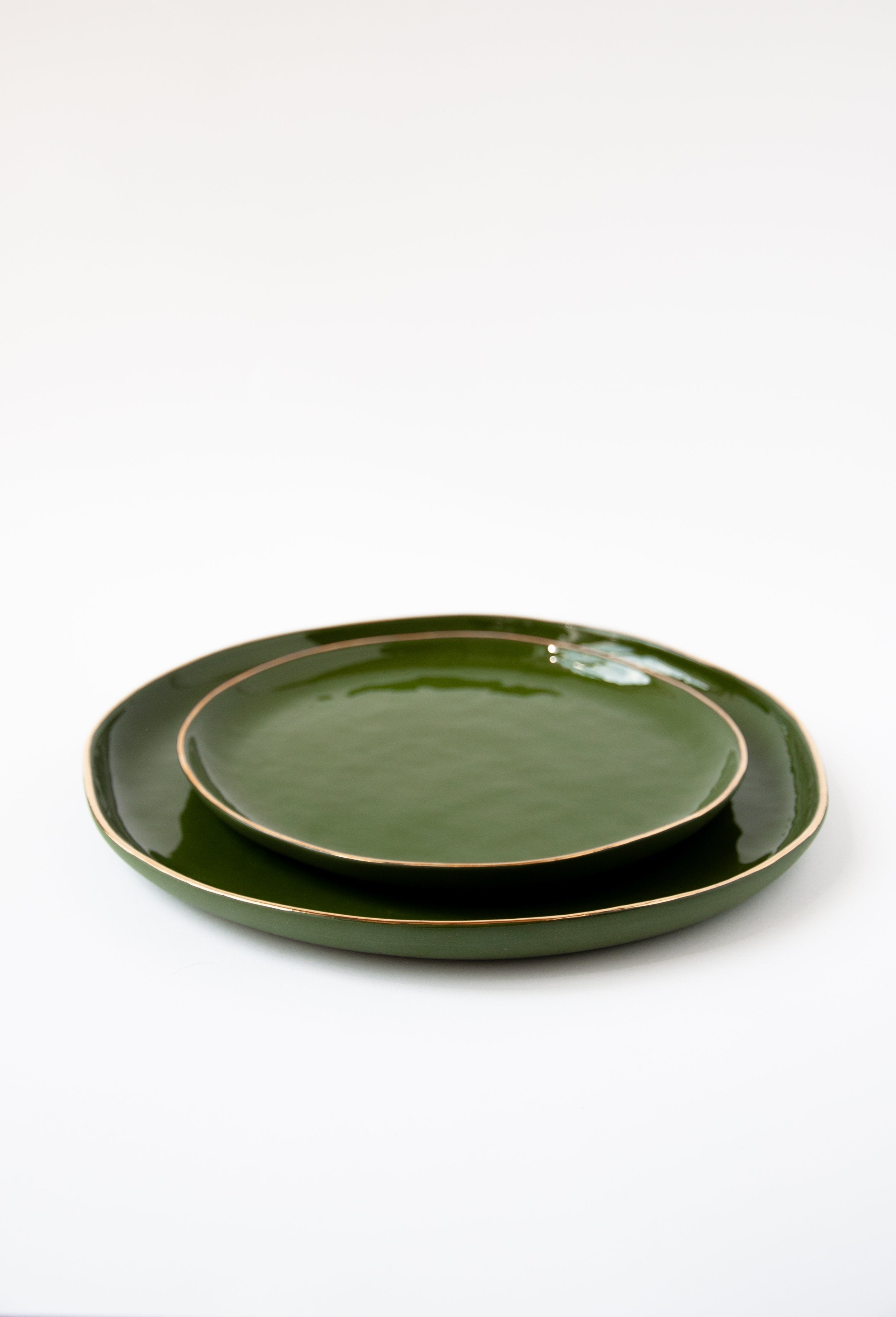 Porcelain Dinner Plates with Gold Rim (Green)