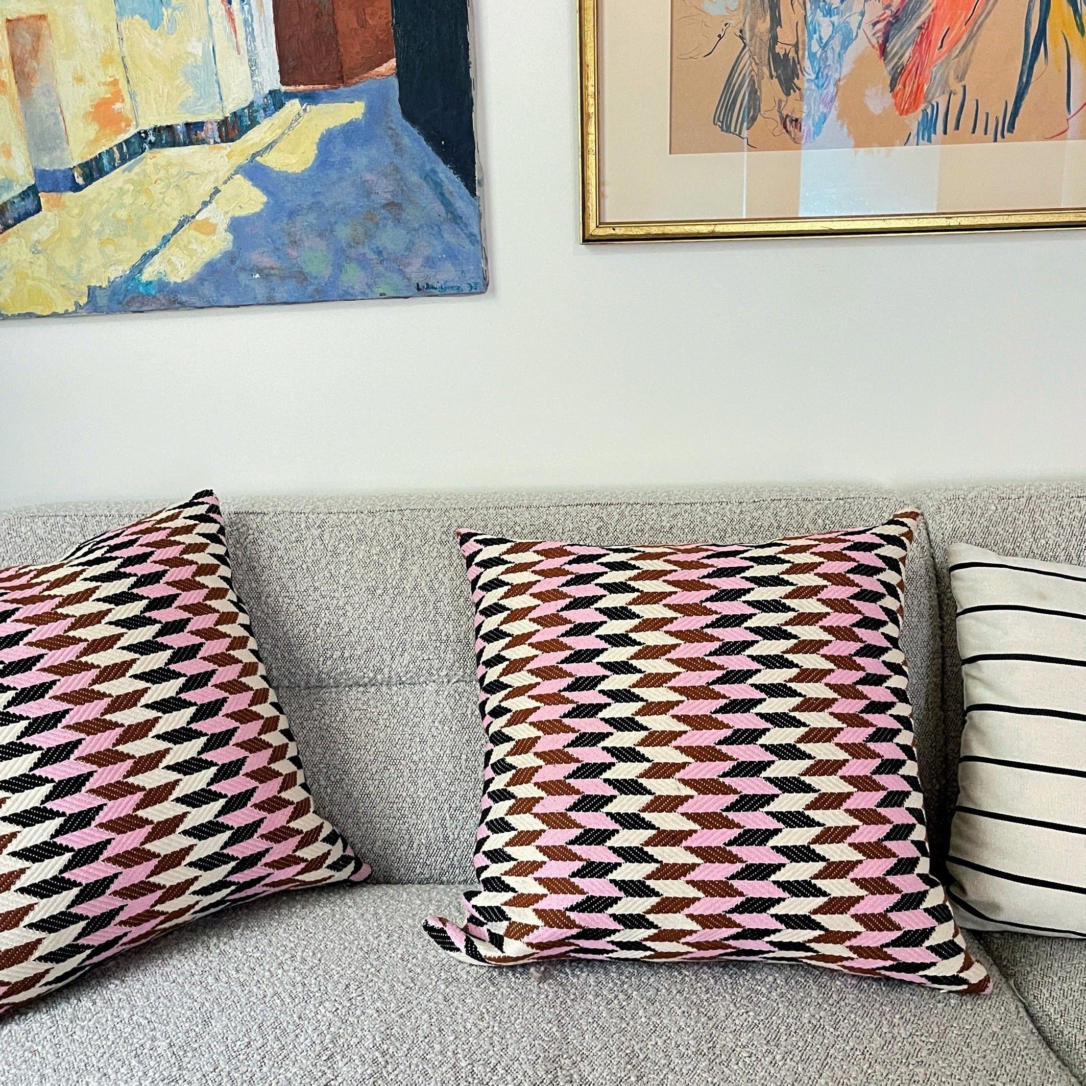Almolonga 70s Dream Pillow (Pink & Brown)