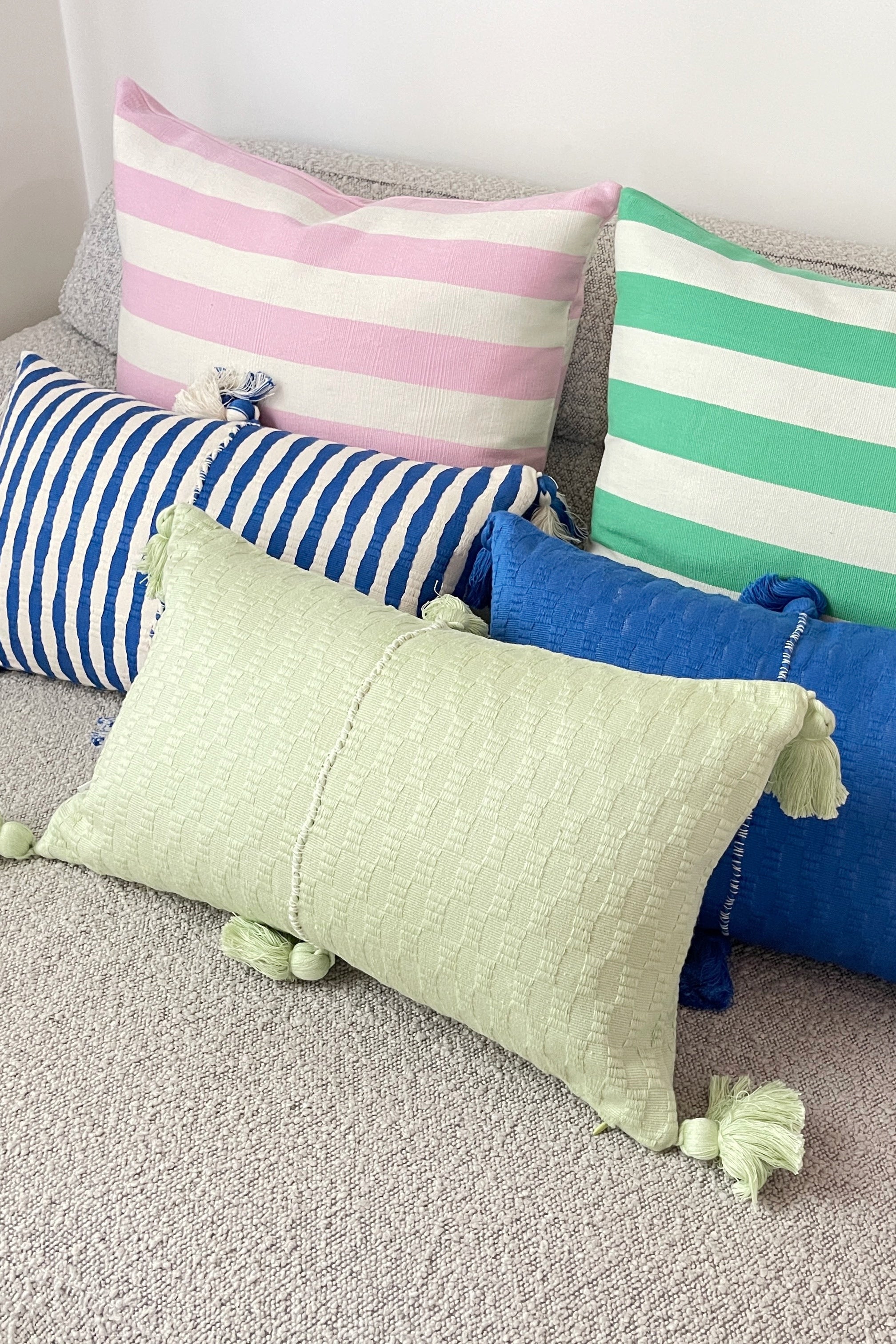 Antigua Pillow (Light Pistachio Solid)