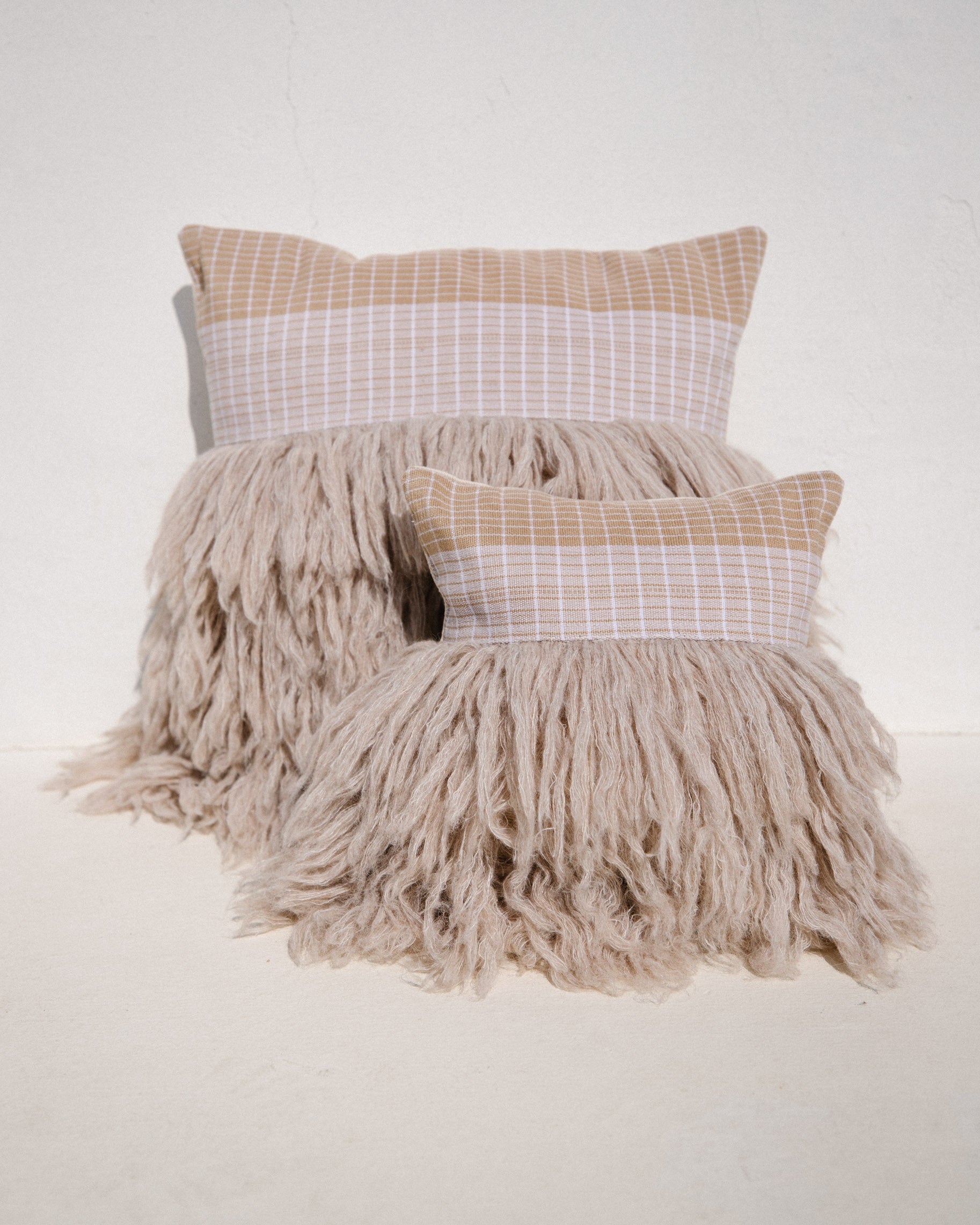 Wugo Throw Pillow (Cream Picnic/Smokey Beige)