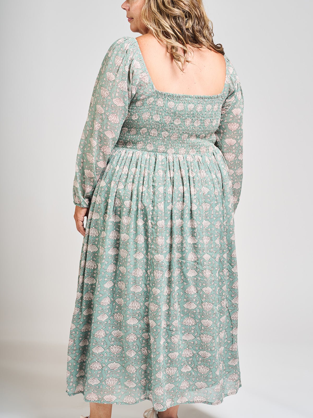 Hailee Smocked Plus Size Midi Dress (Aegean Teal Floral)