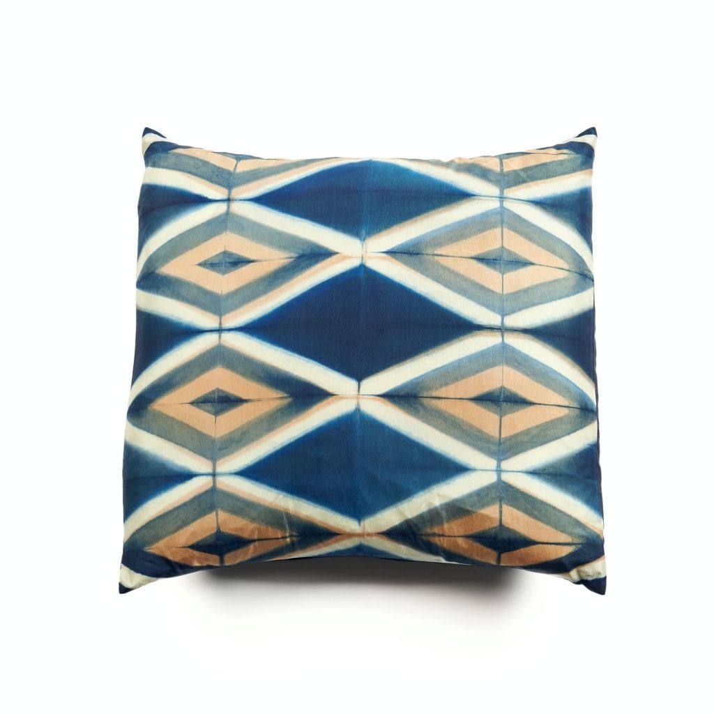 Tisa Handcrafted Shibori Geometric Print Mulberry Silk Pillow (Indigo)