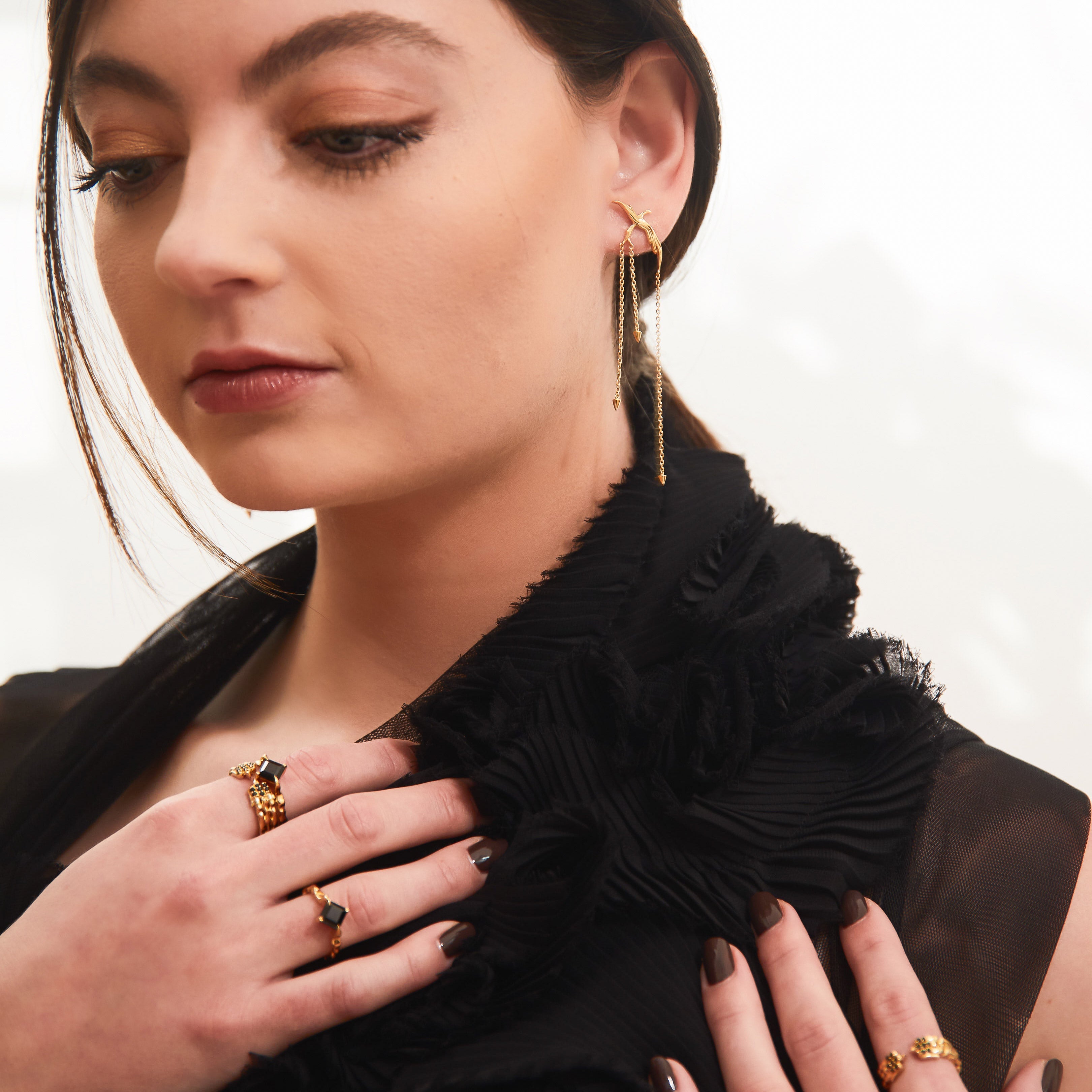 Onyx Phoenix Band Ring (Gold)