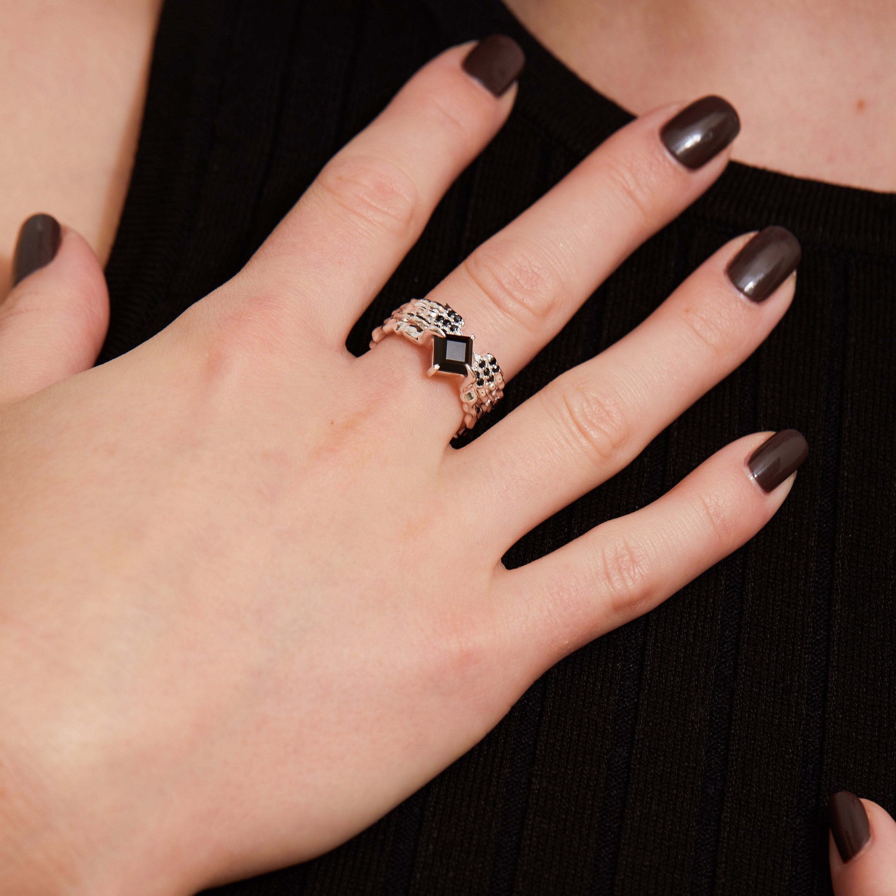 Onyx Stem Ring (Silver)