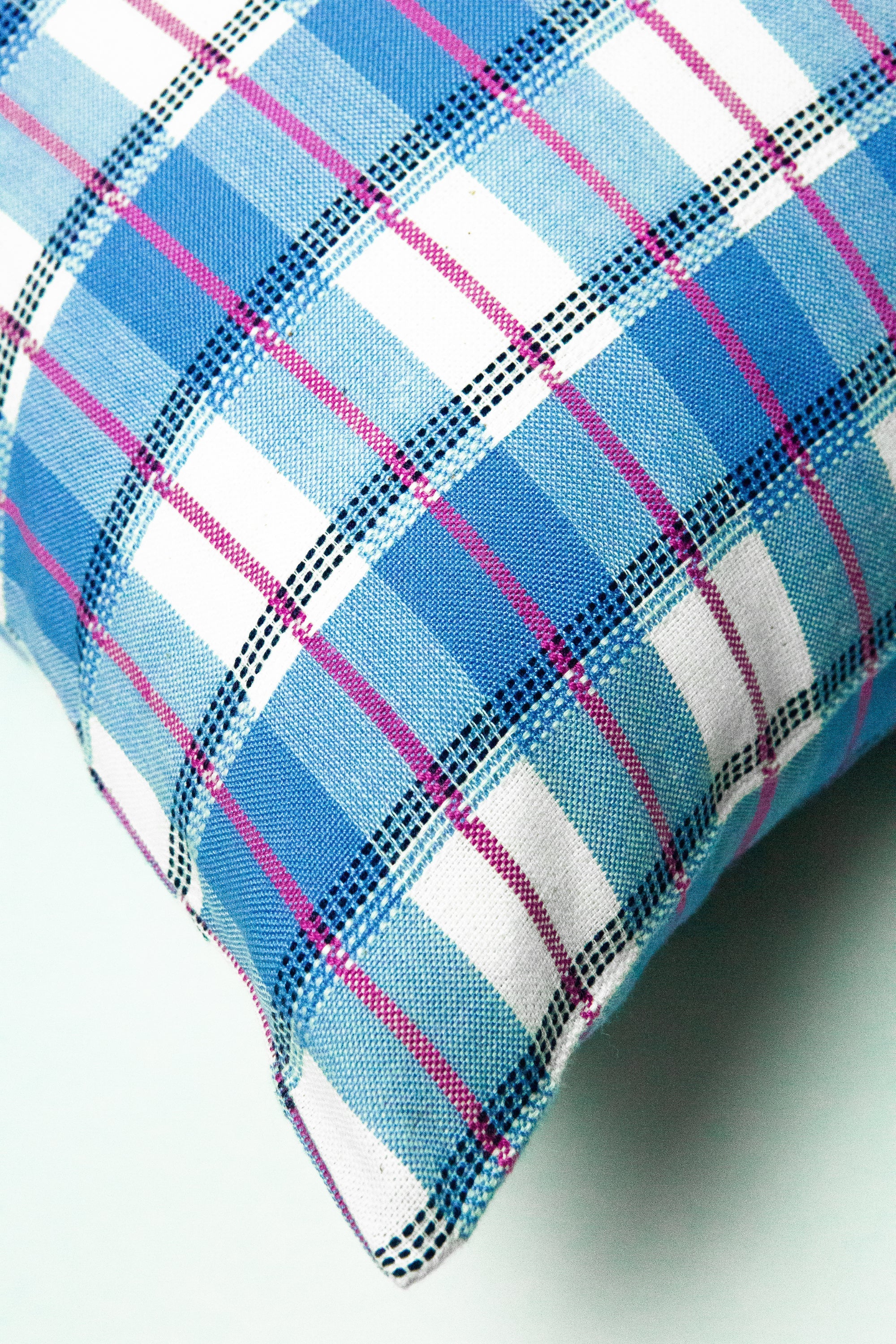San Andres Gingham Pillow (Blue & White)