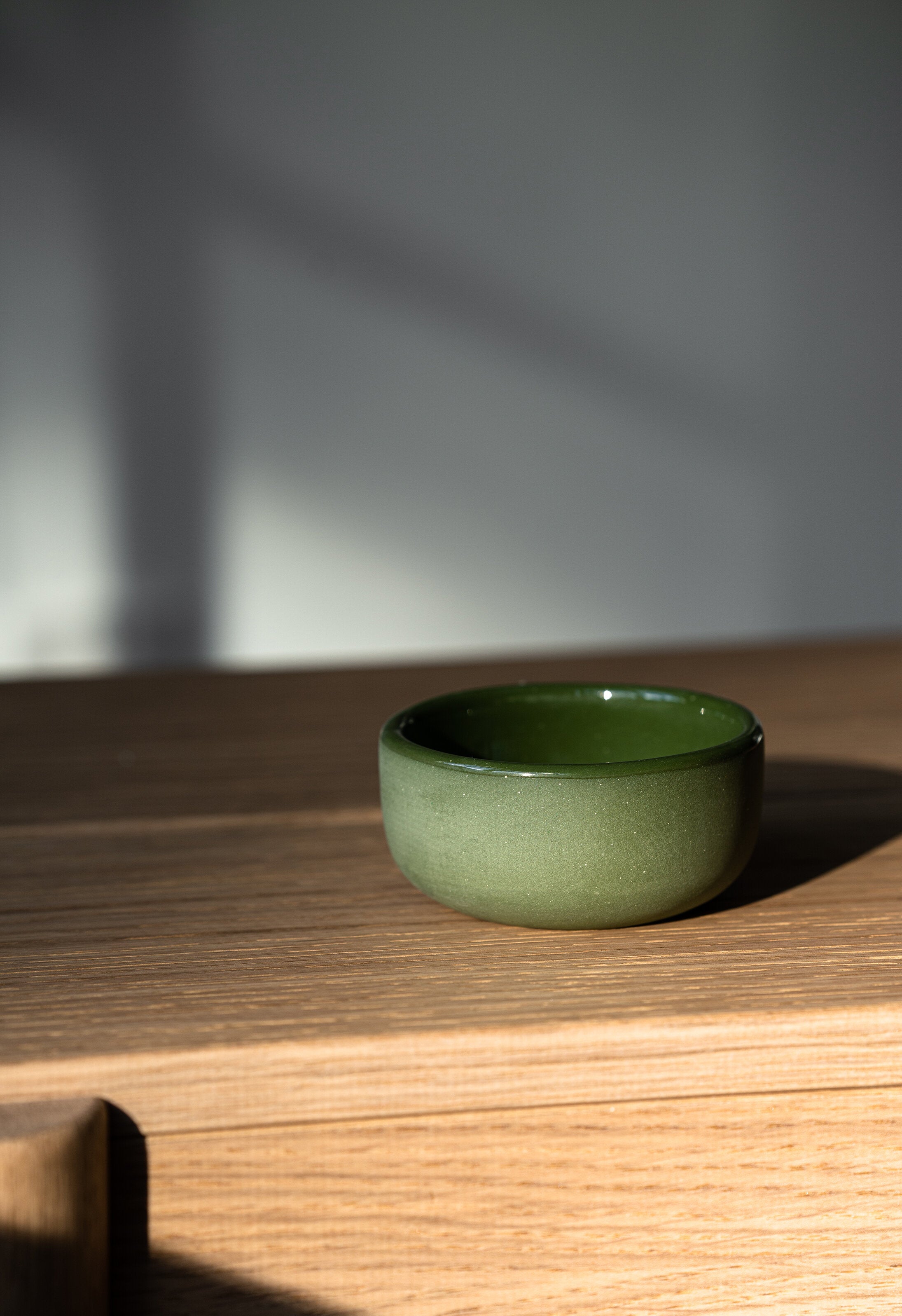 Porcelain Pinch Bowl (Green)