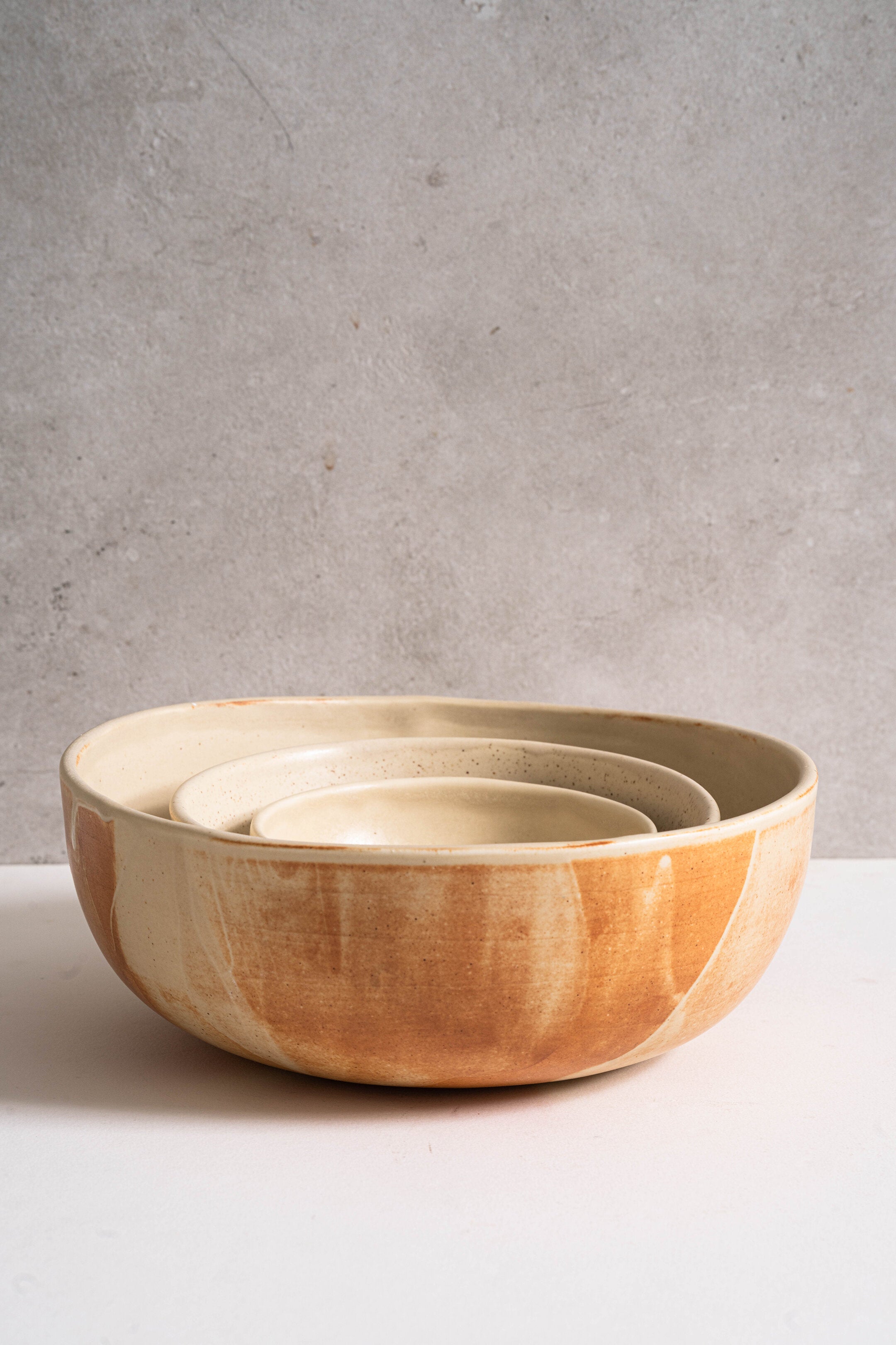 Matte Stoneware Salad Serving Bowl (Beige)