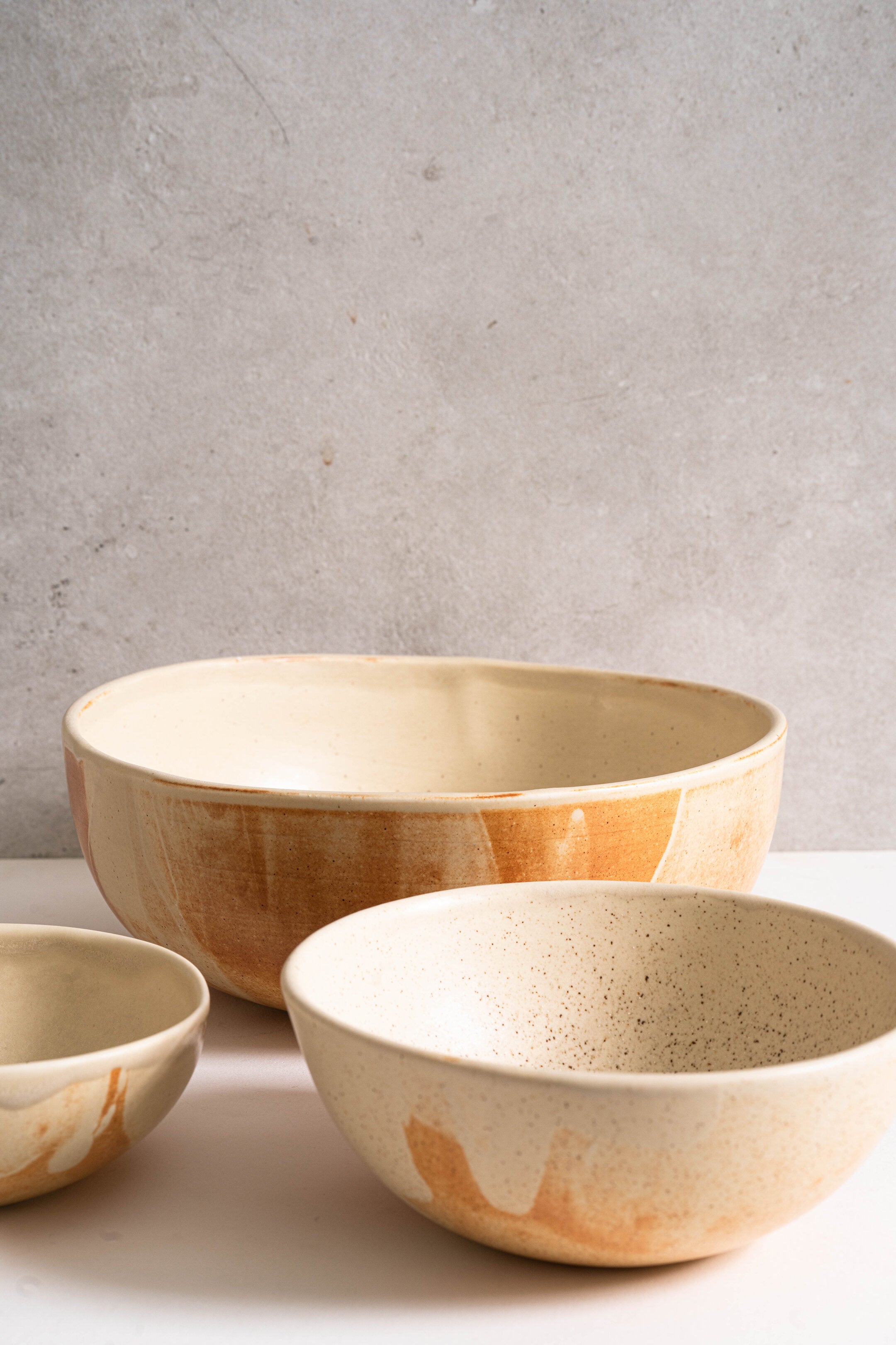 Matte Stoneware Salad Serving Bowl (Beige)