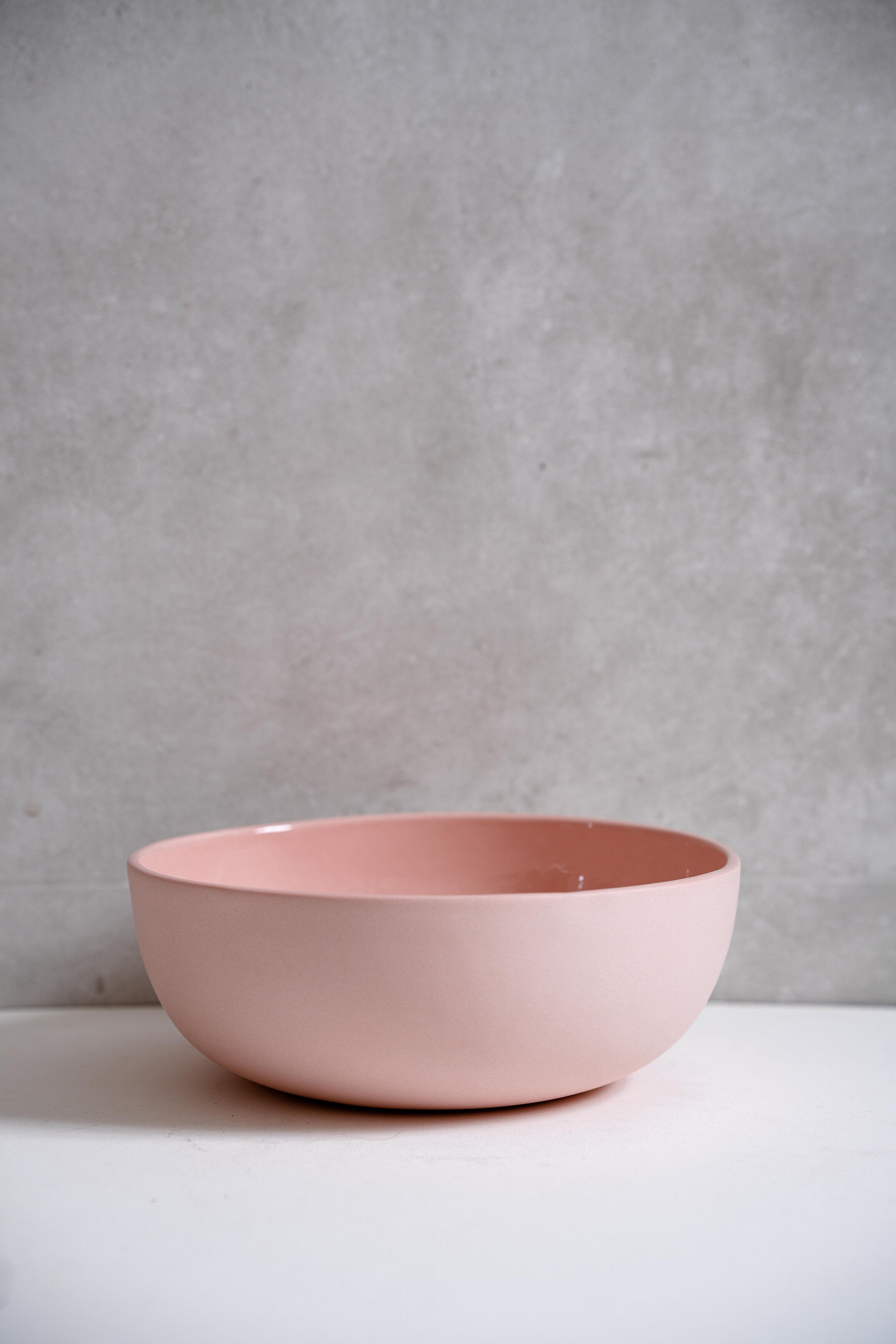 Porcelain Salad Serving Bowl (Powder Pink)