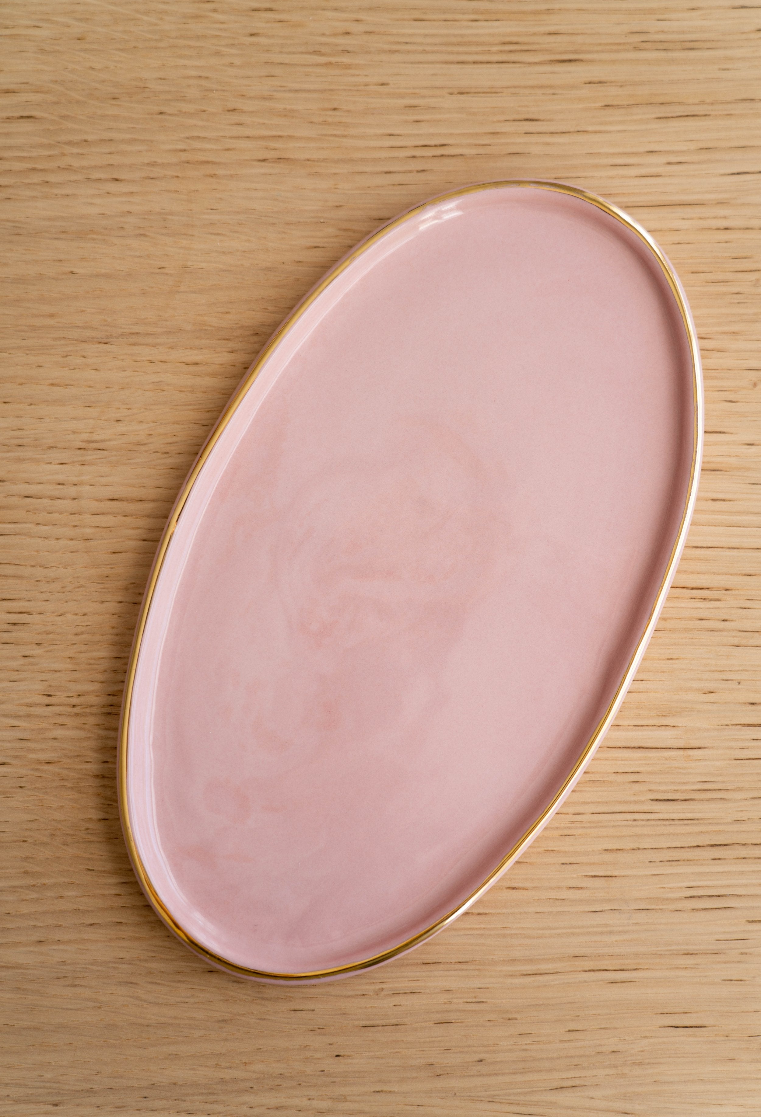 Oval Porcelain Serving Platter with Gold Rim (Powder Pink)