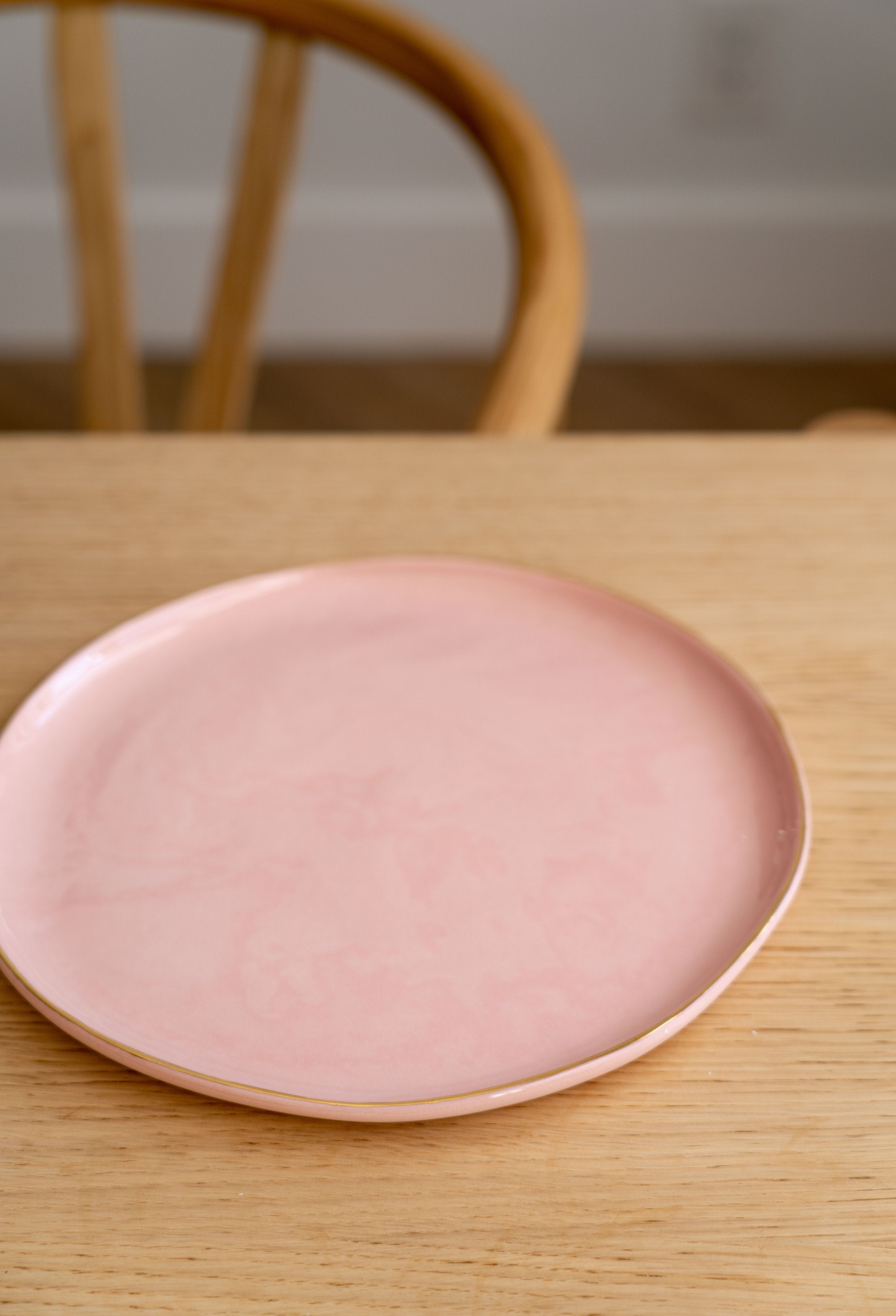 Porcelain Dinner Plates with Gold Rim (Powder Pink)