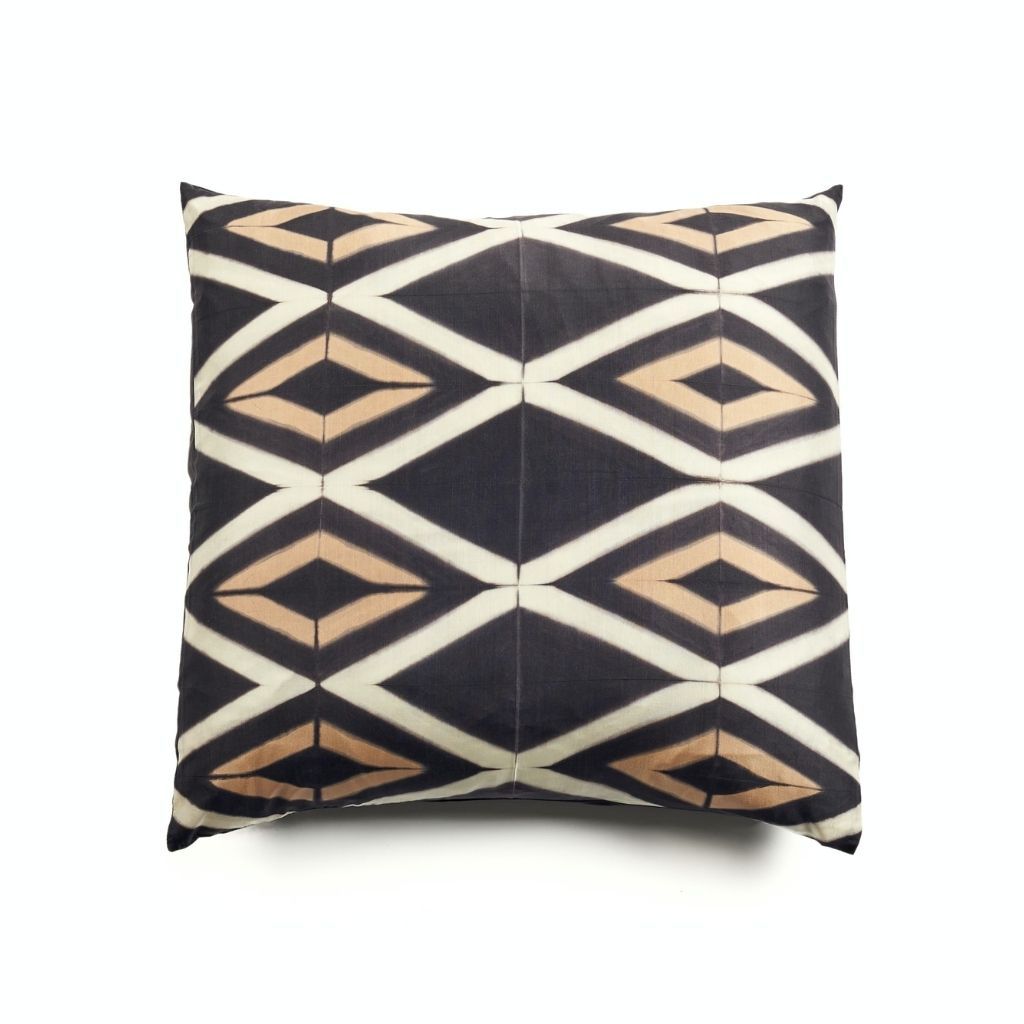 Tisa Handcrafted Shibori Geometric Print Mulberry Silk Pillow (Black)