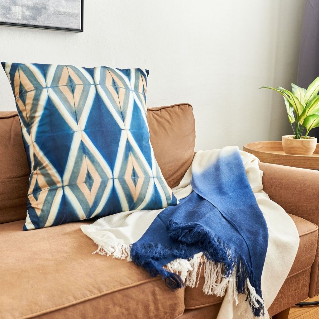 Tisa Handcrafted Shibori Geometric Print Mulberry Silk Pillow (Indigo)