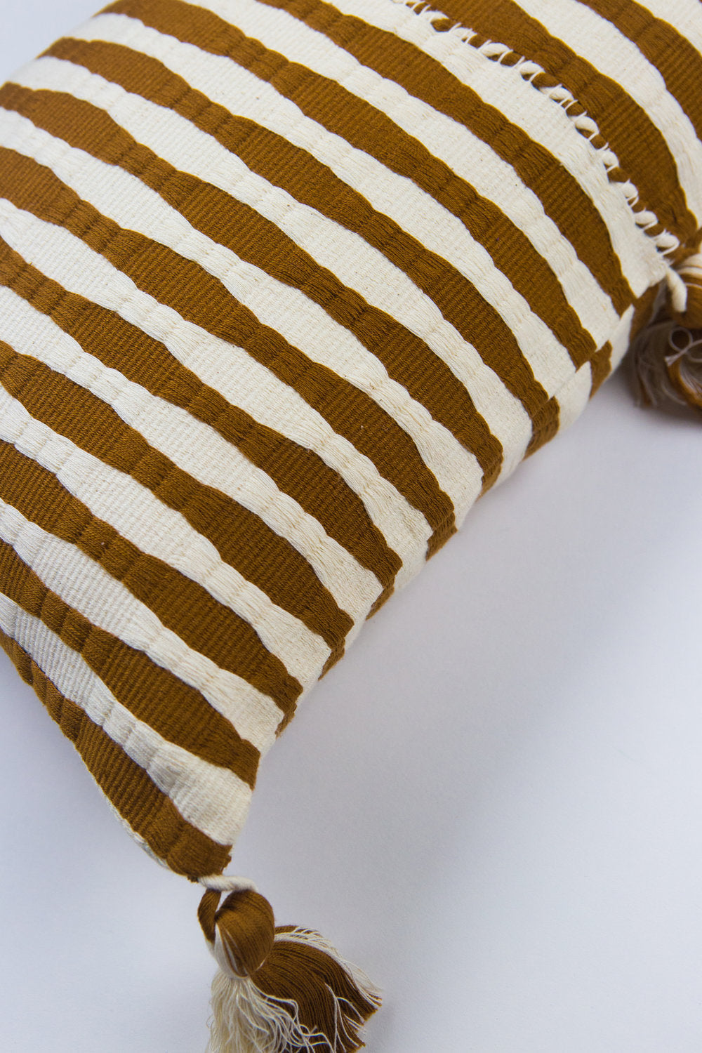 Antigua Pillow (Umber Brown)
