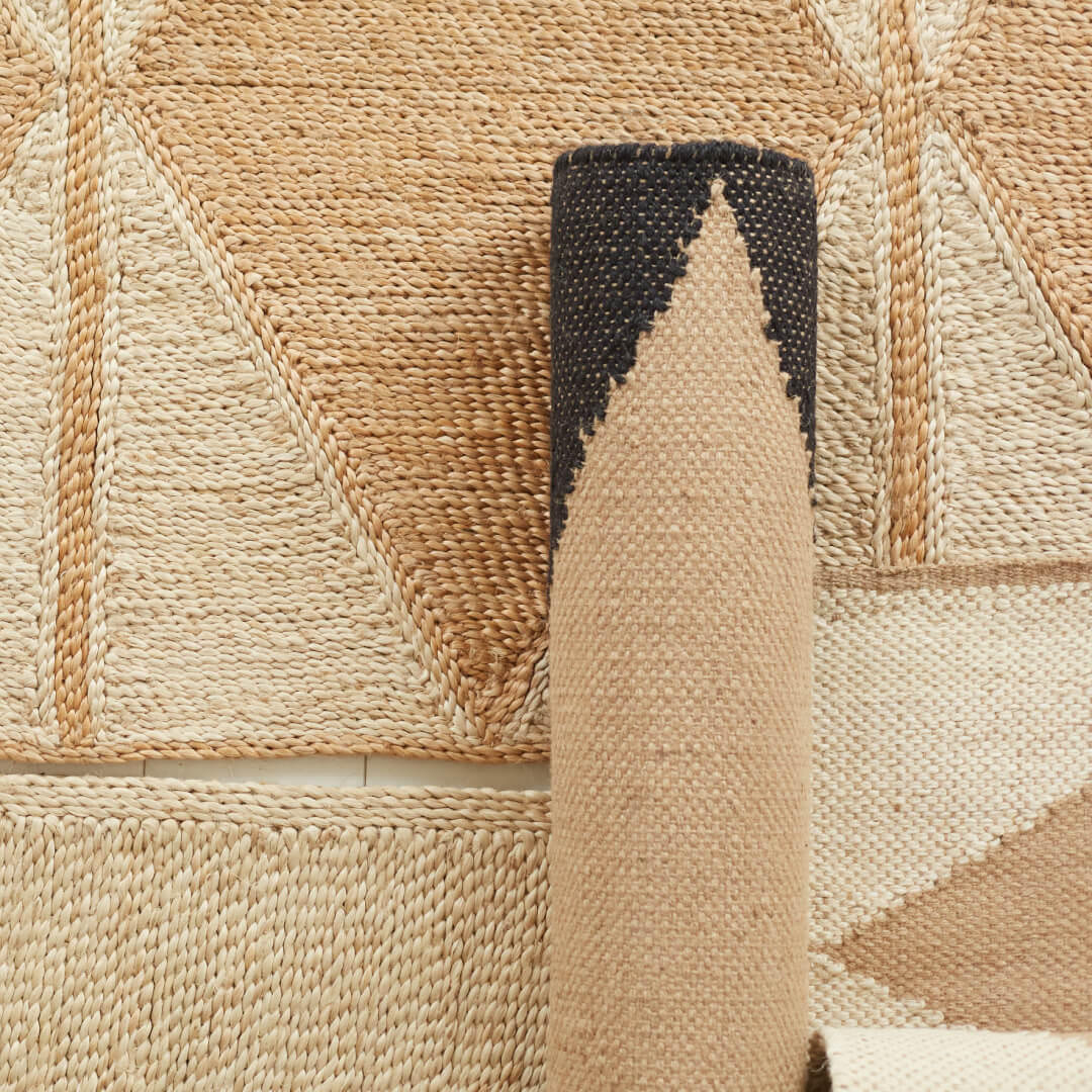 Handloomed Diamond Floor Mat (Charcoal/Natural)