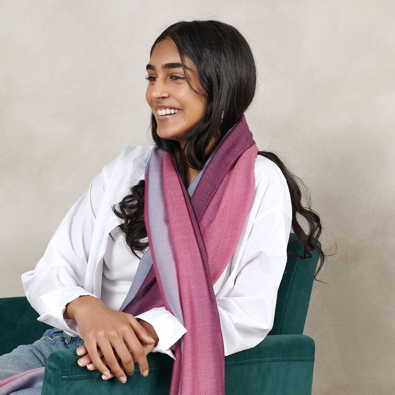 Iris Haze Cashmere Merino Handloom Scarf (Pink)