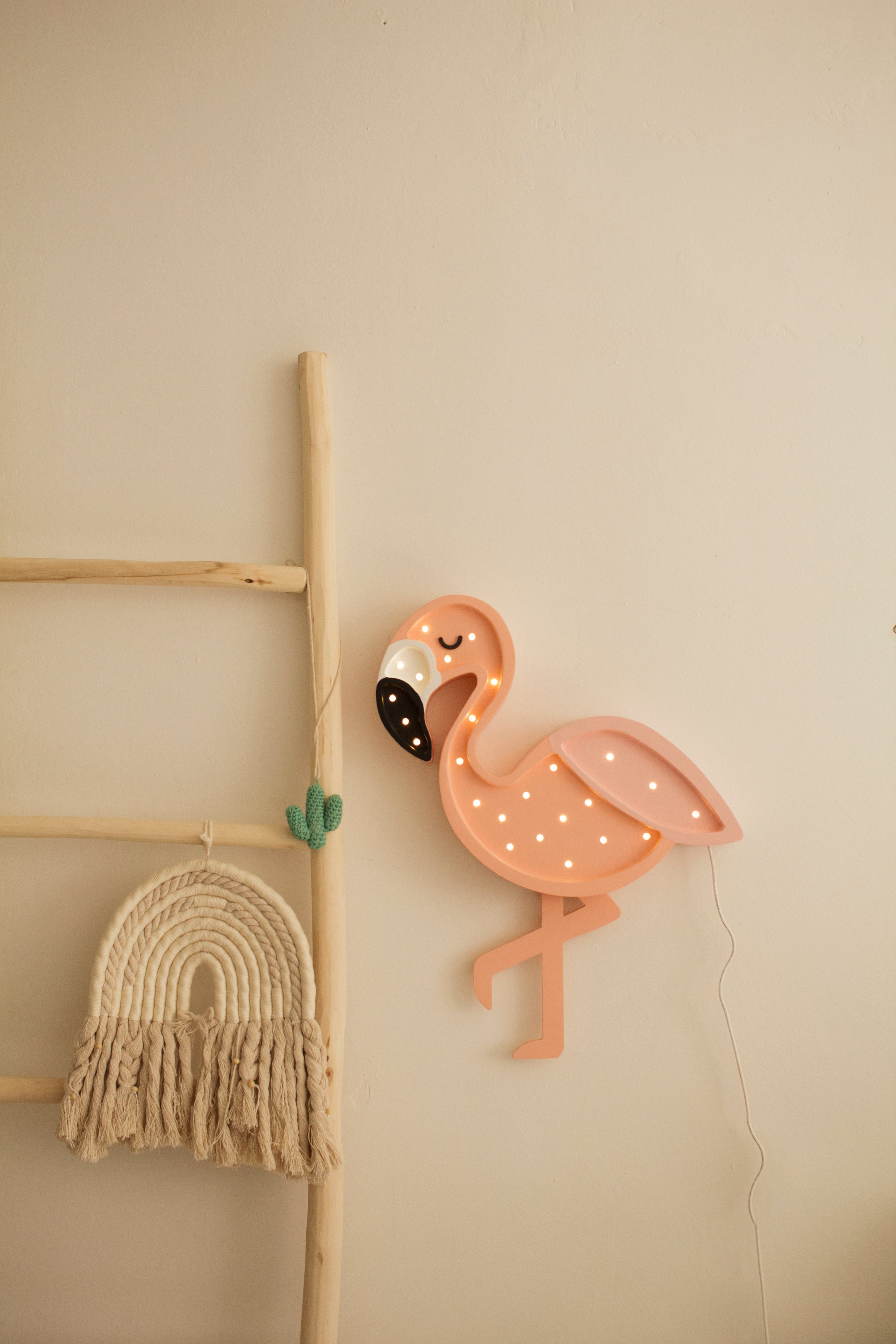 Little Lights Pink Wooden Flamingo Lamp with dimmable light and remote control – charming night light for children’s room.