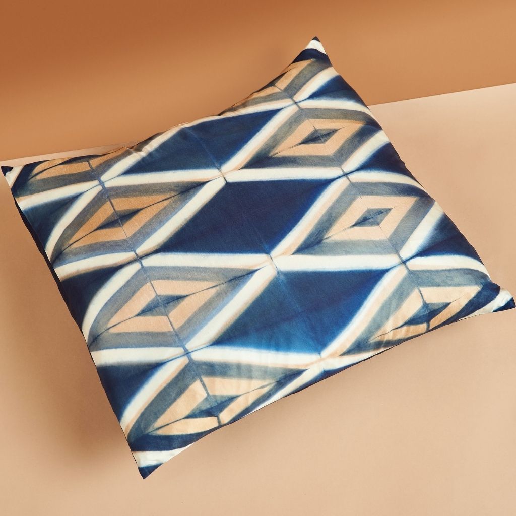 Tisa Handcrafted Shibori Geometric Print Mulberry Silk Pillow (Indigo)