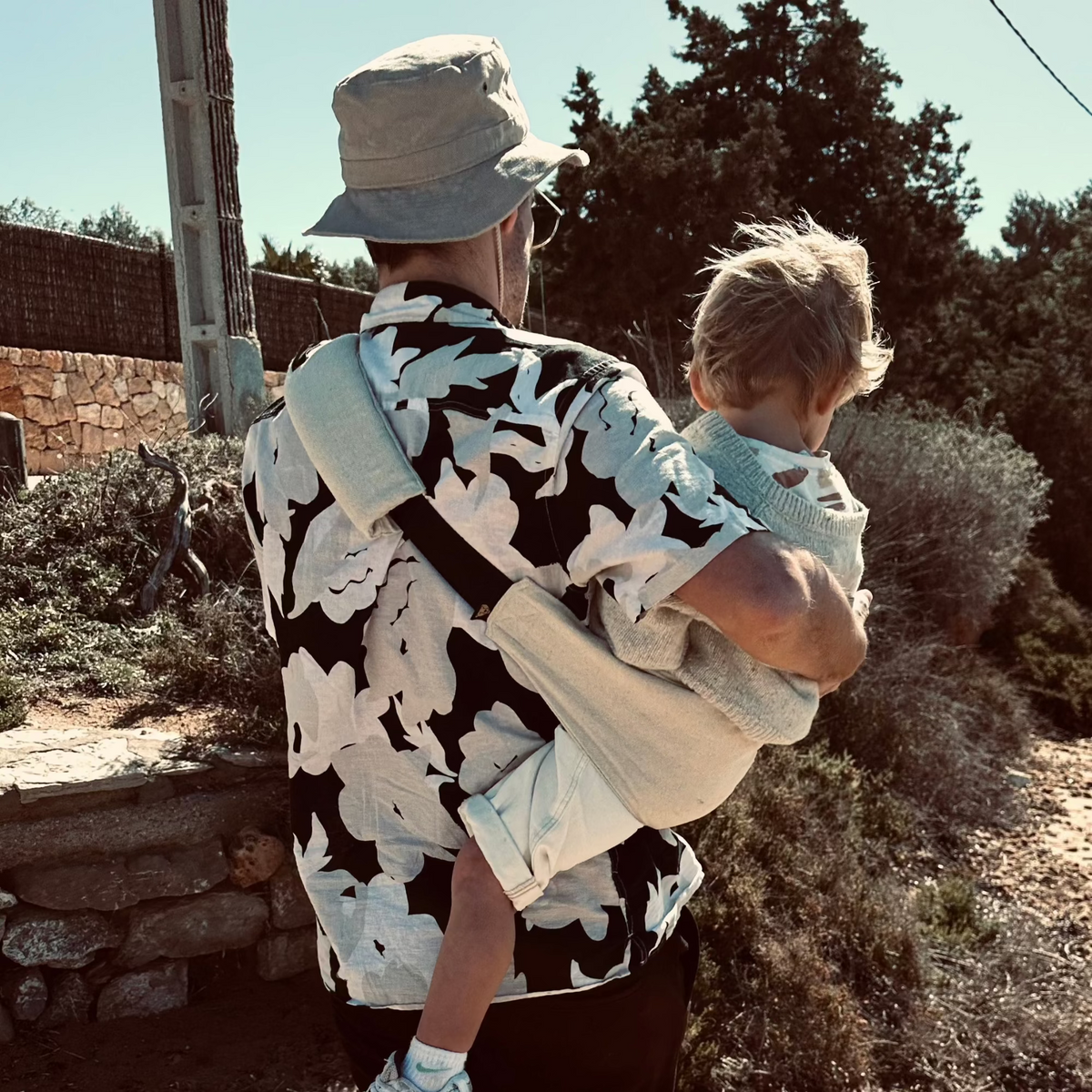 Toddler Carrier (Sand Linen)
