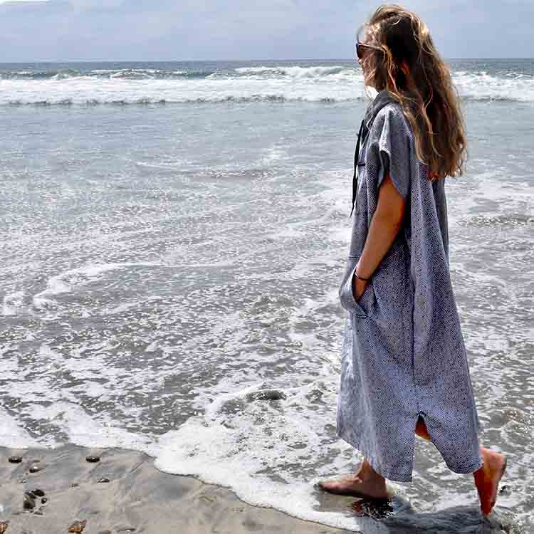 Surf Poncho Changing Robe (Lightweight)