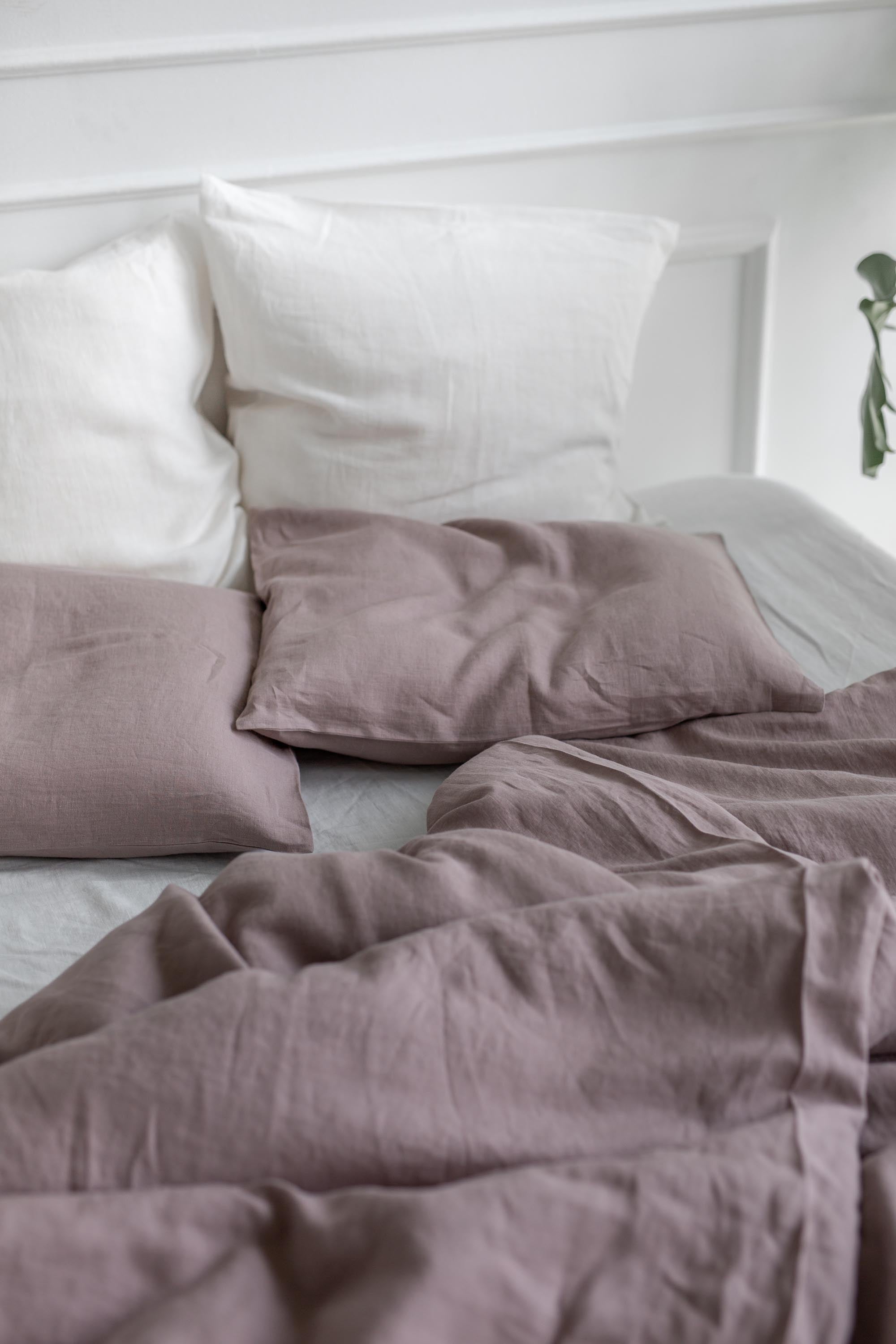 Linen Bedding Set (Rosy Brown)