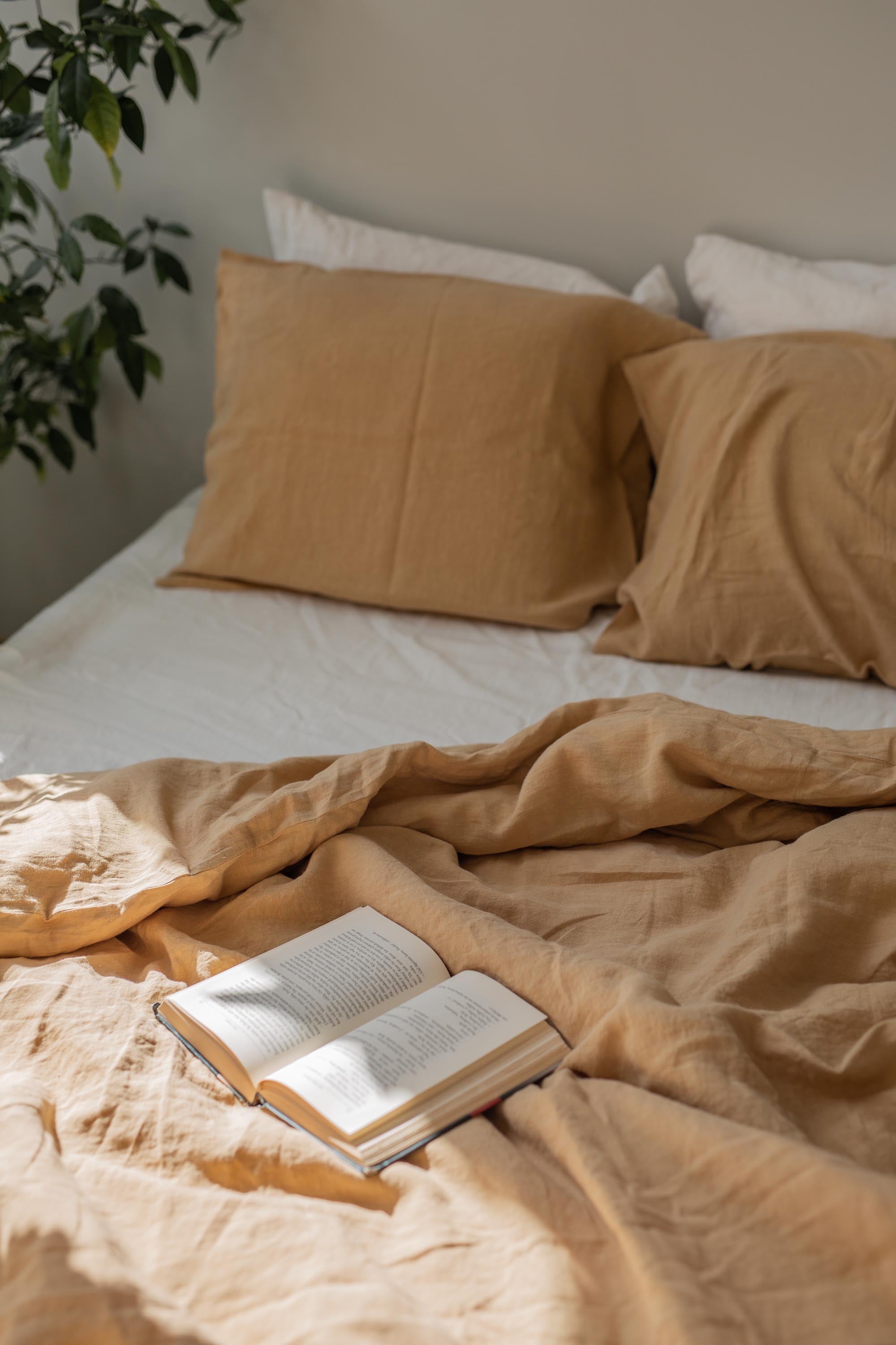 Linen Bedding Set (Mustard)