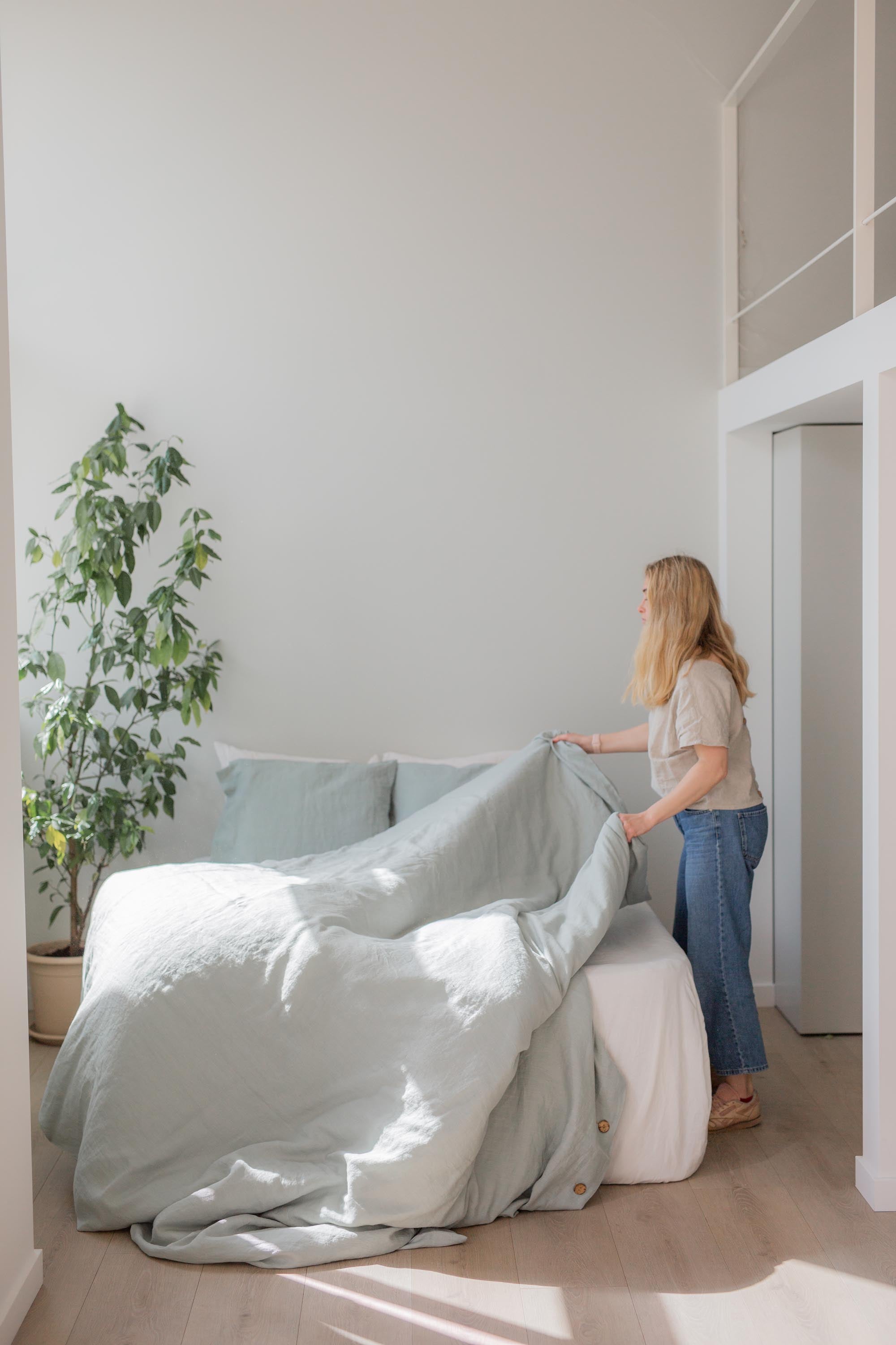 Linen Bedding Set (Sage Green)