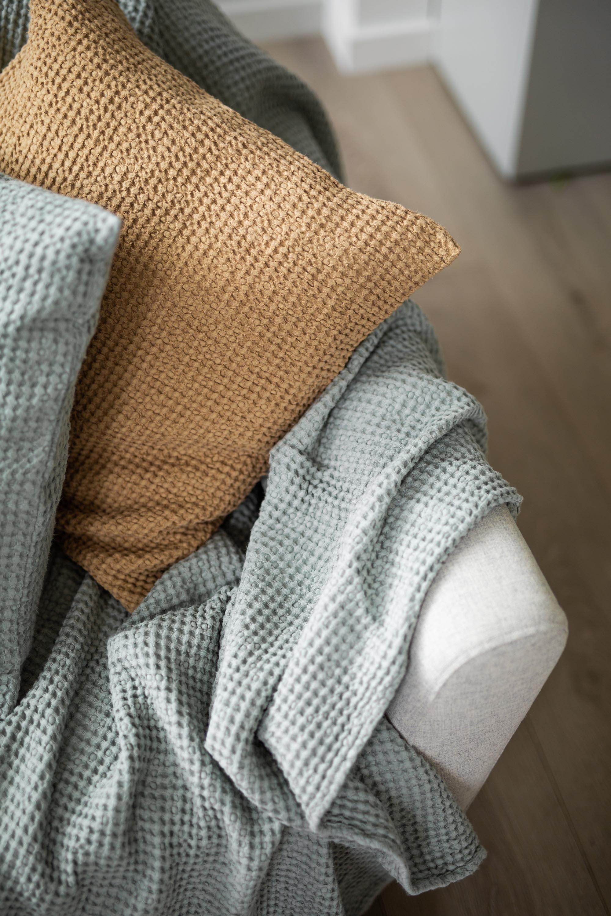 Linen Waffle Throw Blanket (Sage Green)