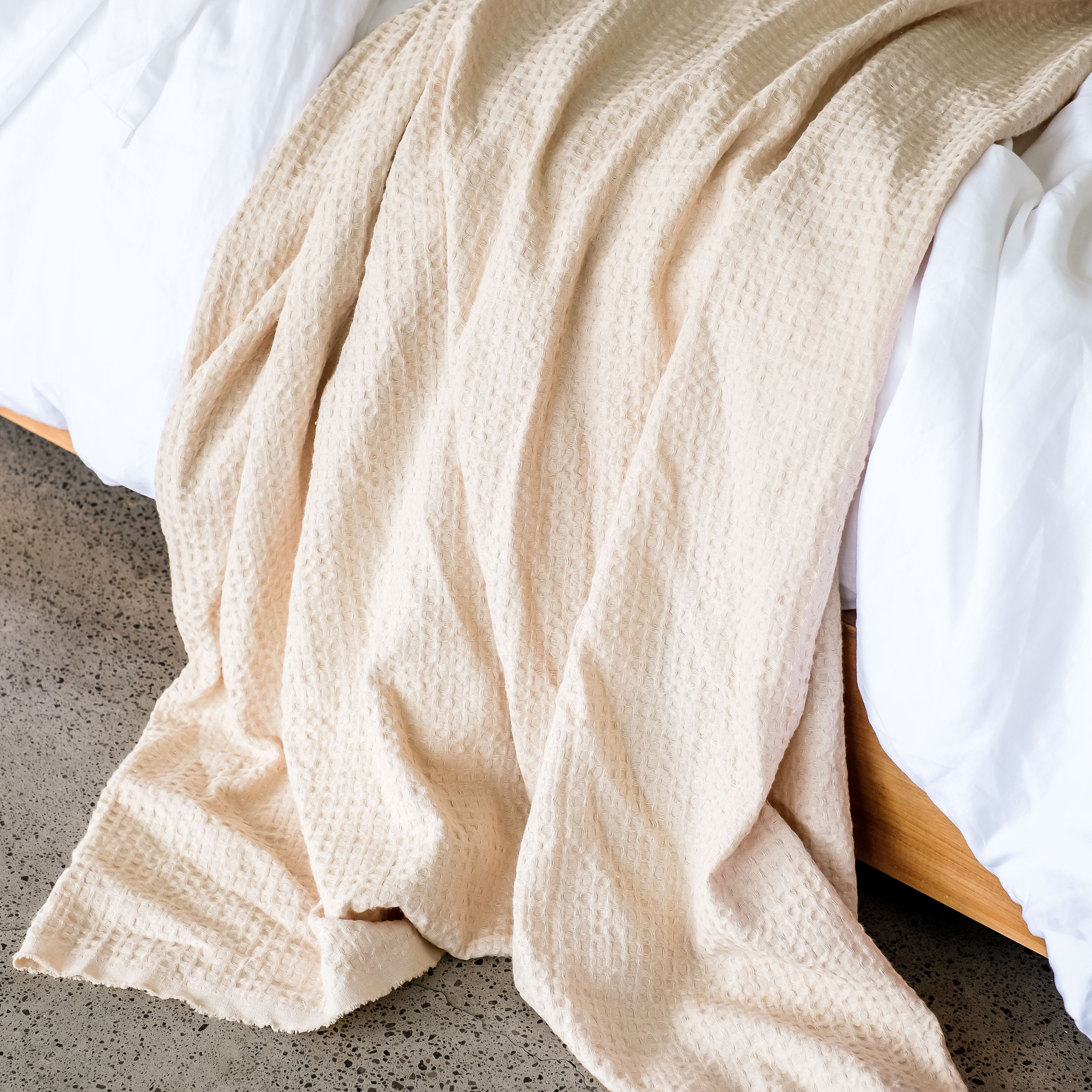 Linen Waffle Blanket (Ivory)