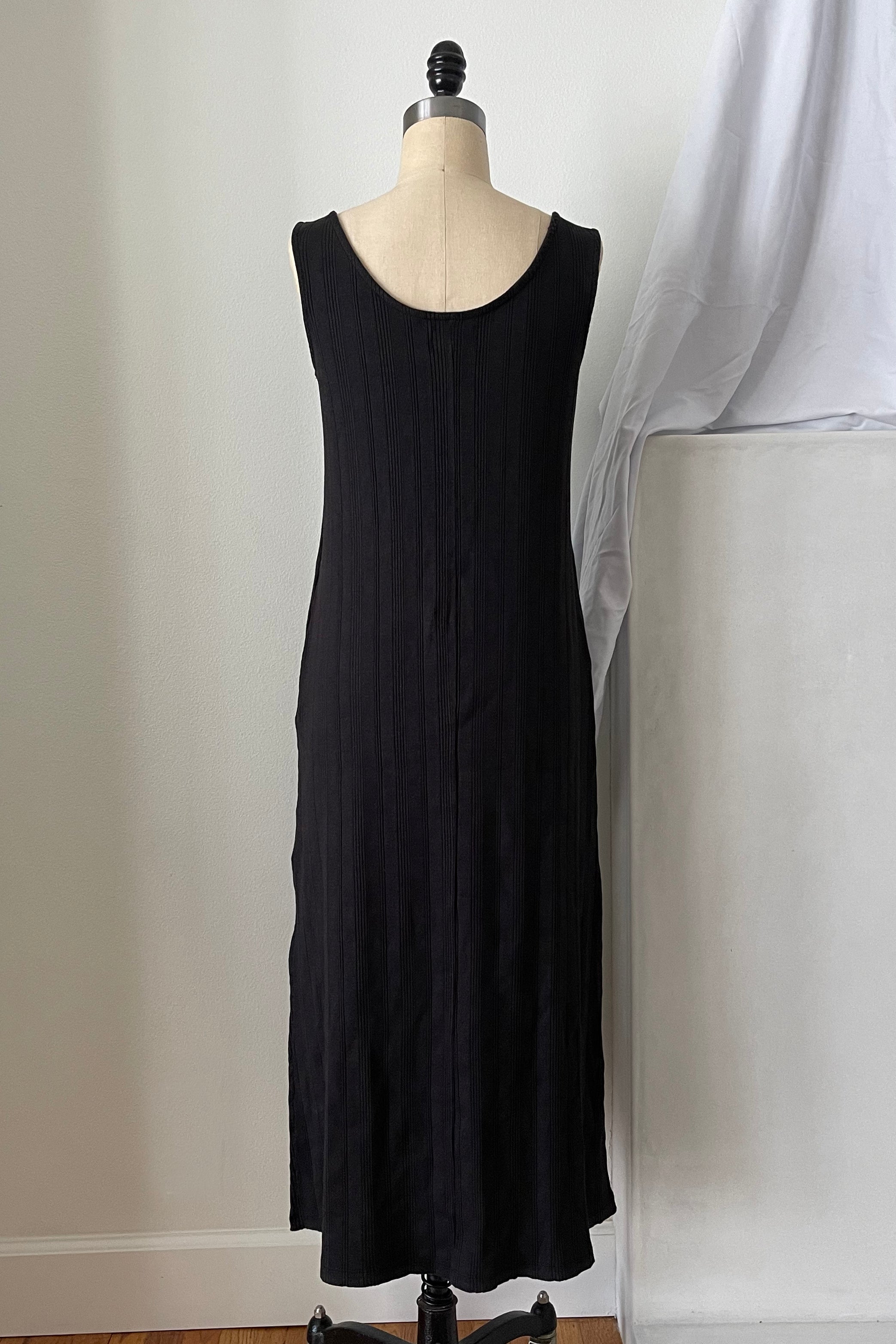 Fortuna Wide Rib Dress (True Black)