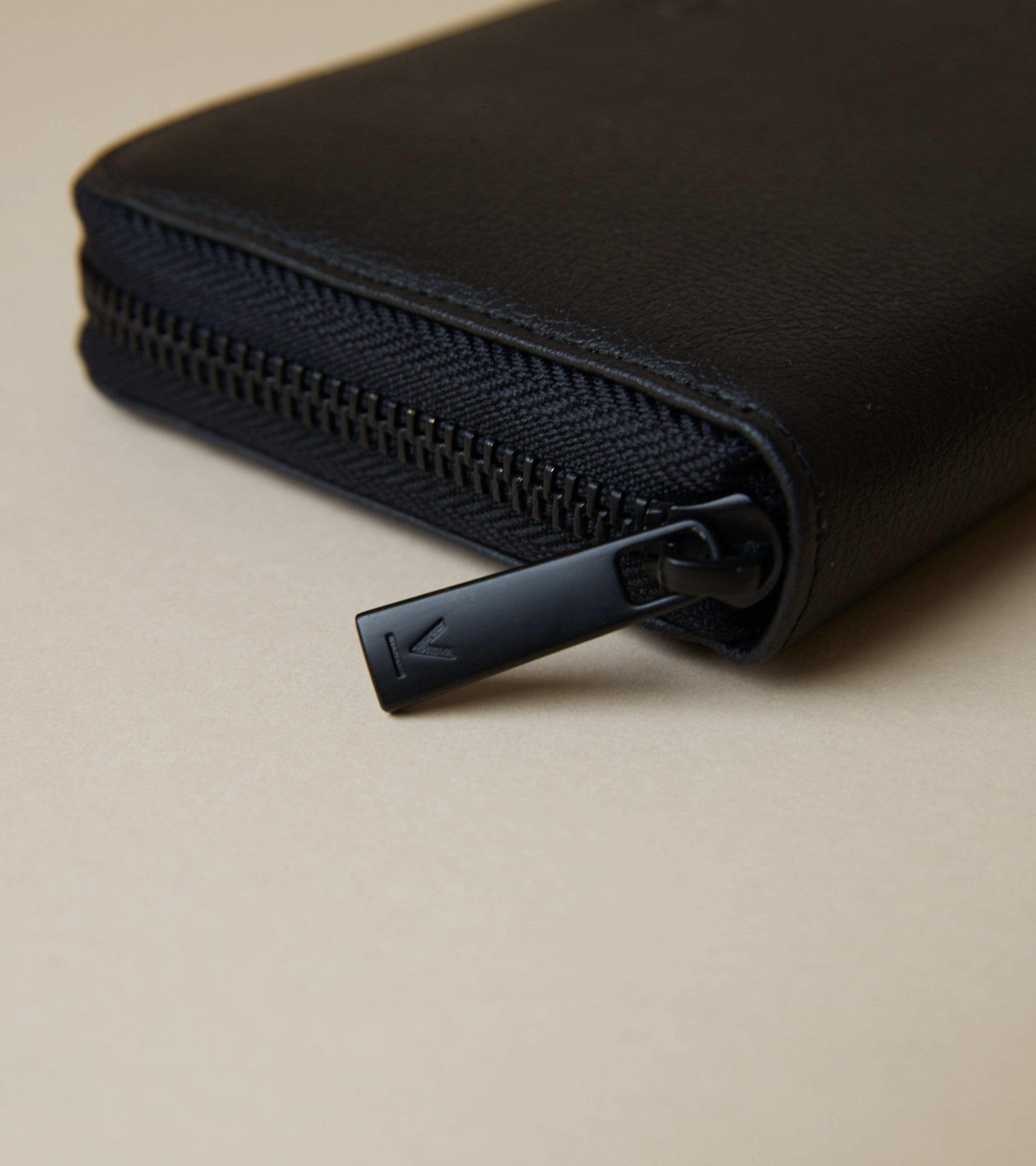 AppleSkin Wallet (Black)