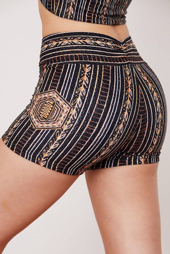 Zephyr Crossover High-Waisted Short Shorts Wolven 